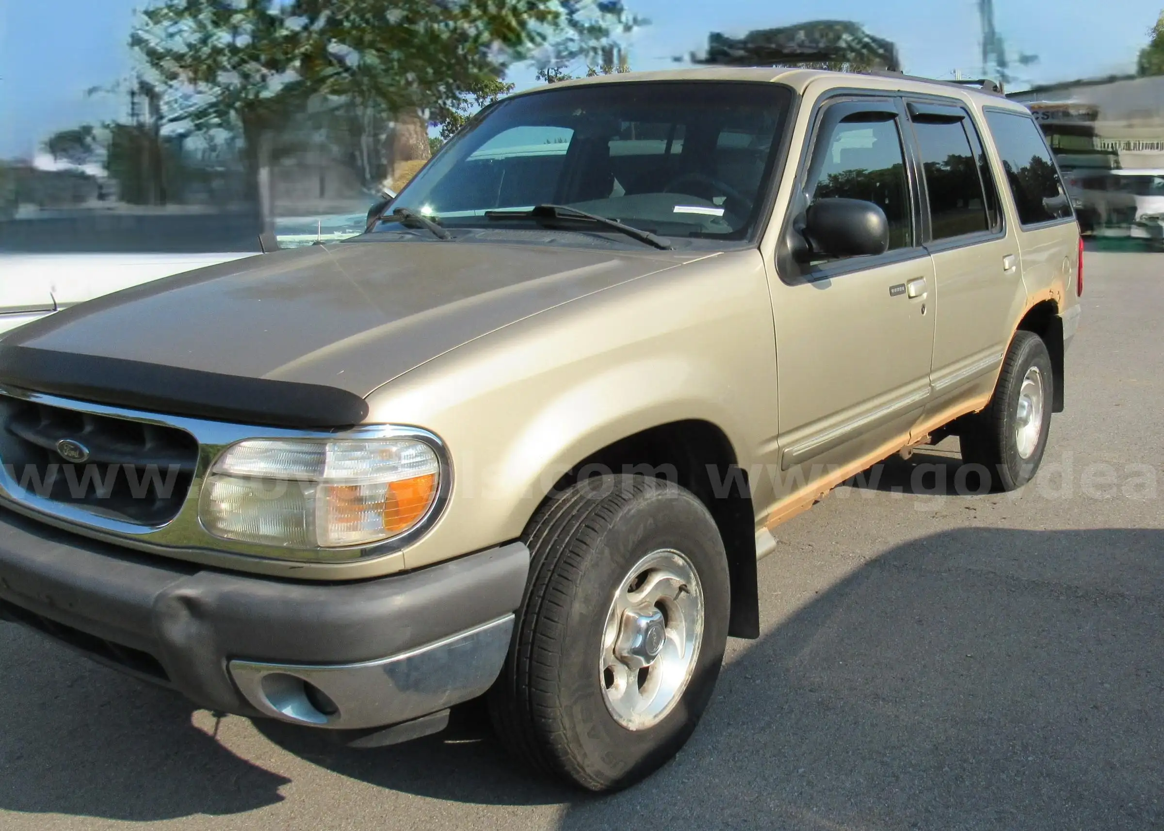 2000 Ford Explorer