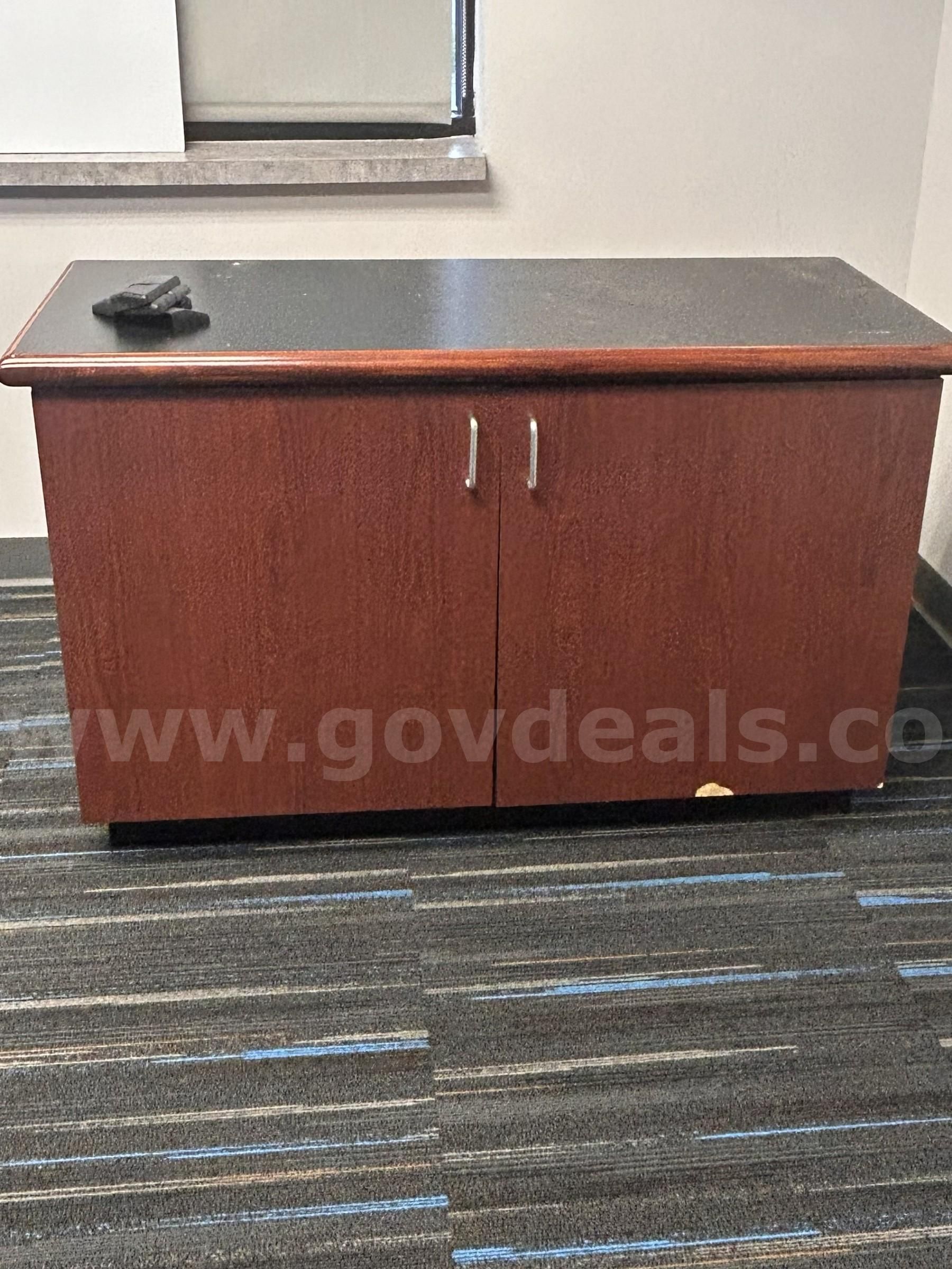 Used 2 Door Wood Credenza (EN)