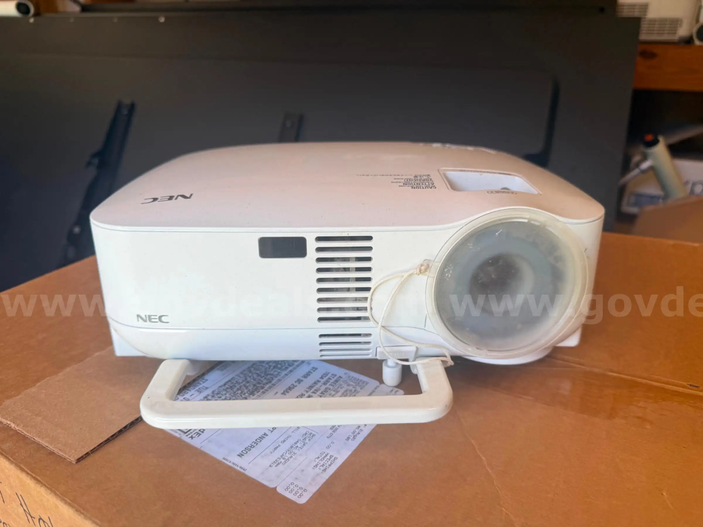 Lot of 9 NEC VT480 LCD Projectors Used