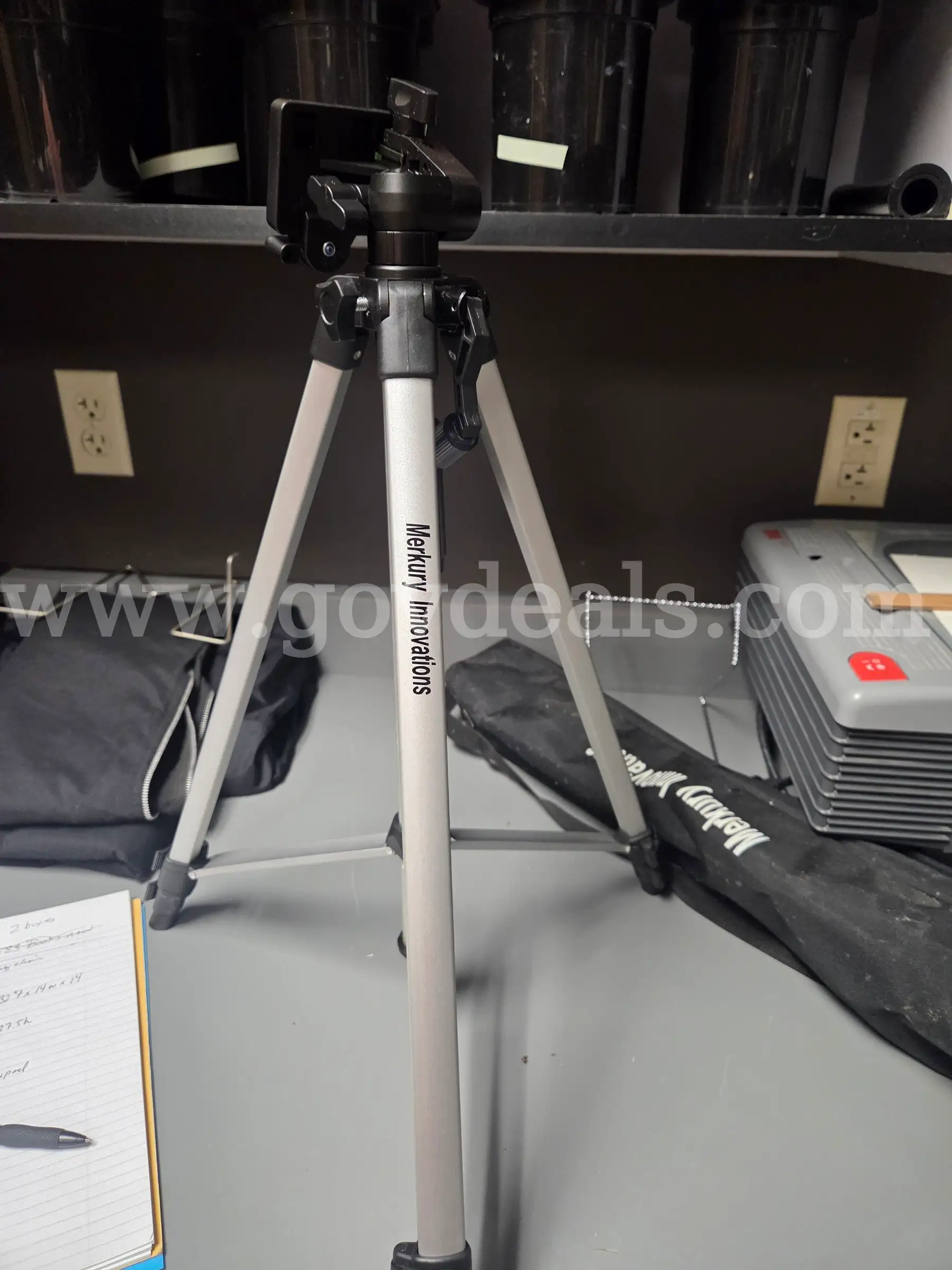 Merkury Innovations Tri-Pod
