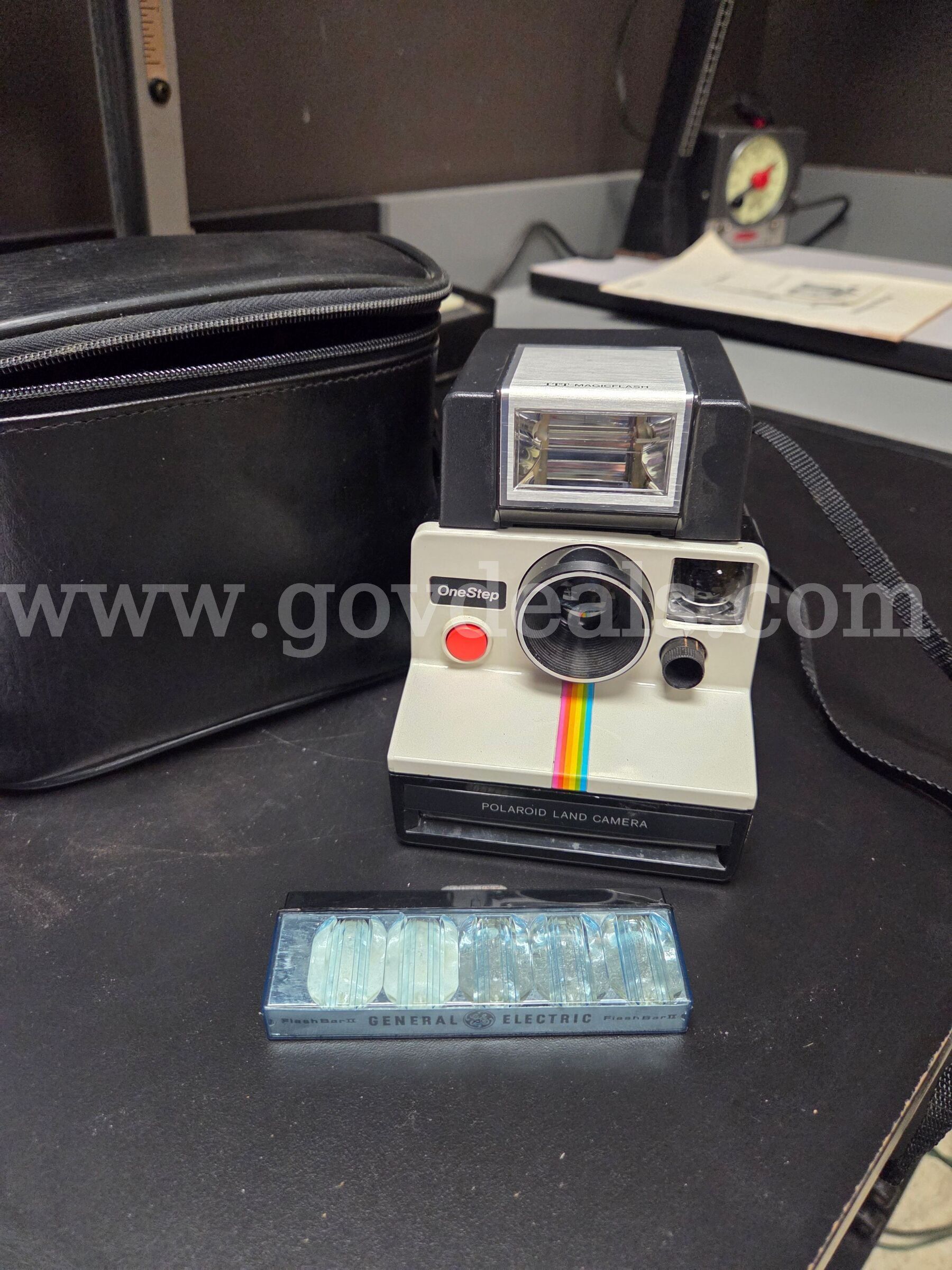 Vintage Polaroid Land One-Step Camera in Case with Magic Flash