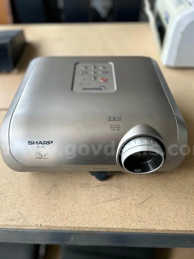 Sharp Projector and Bag