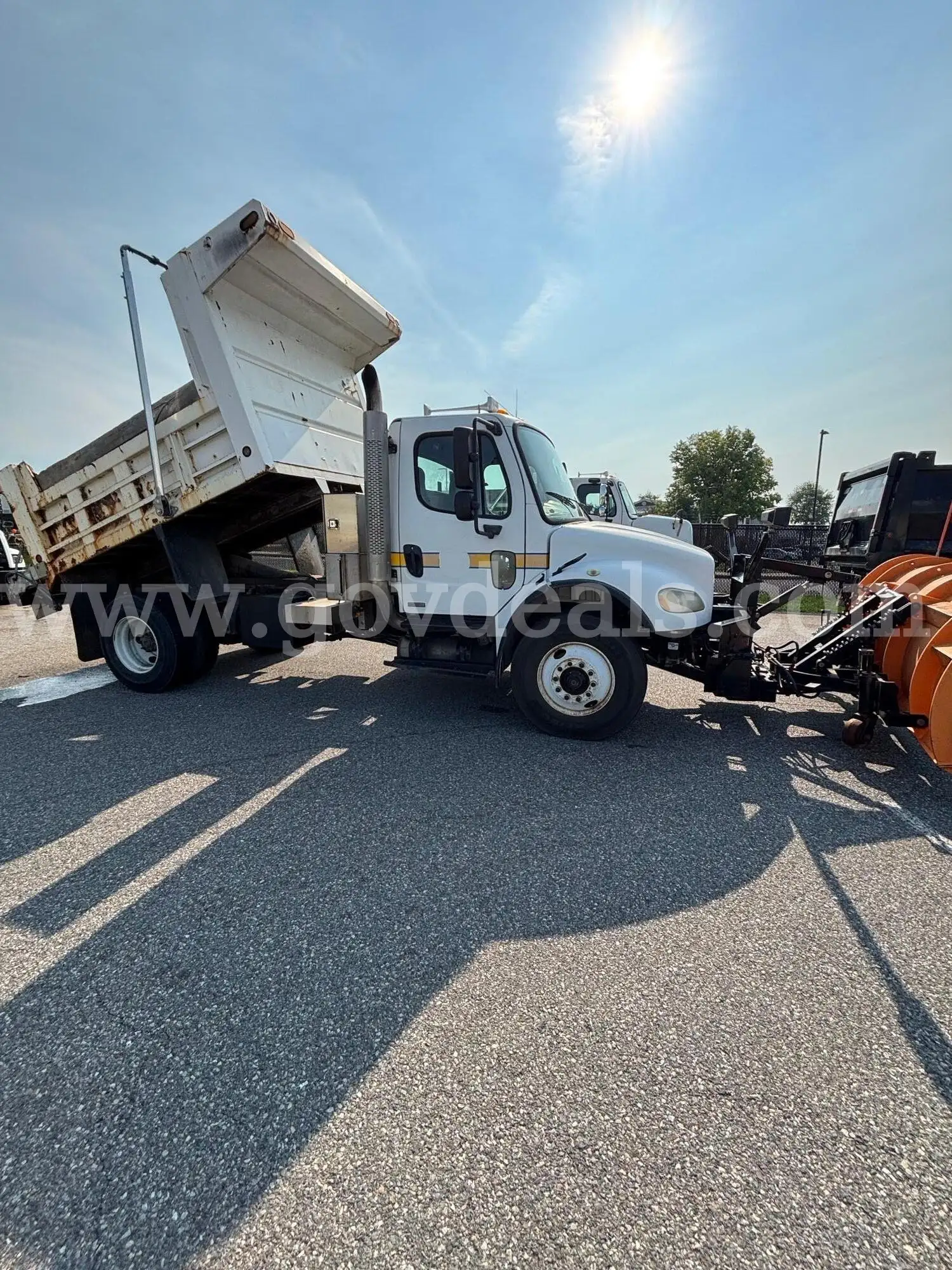 2006 Freightliner M2 106