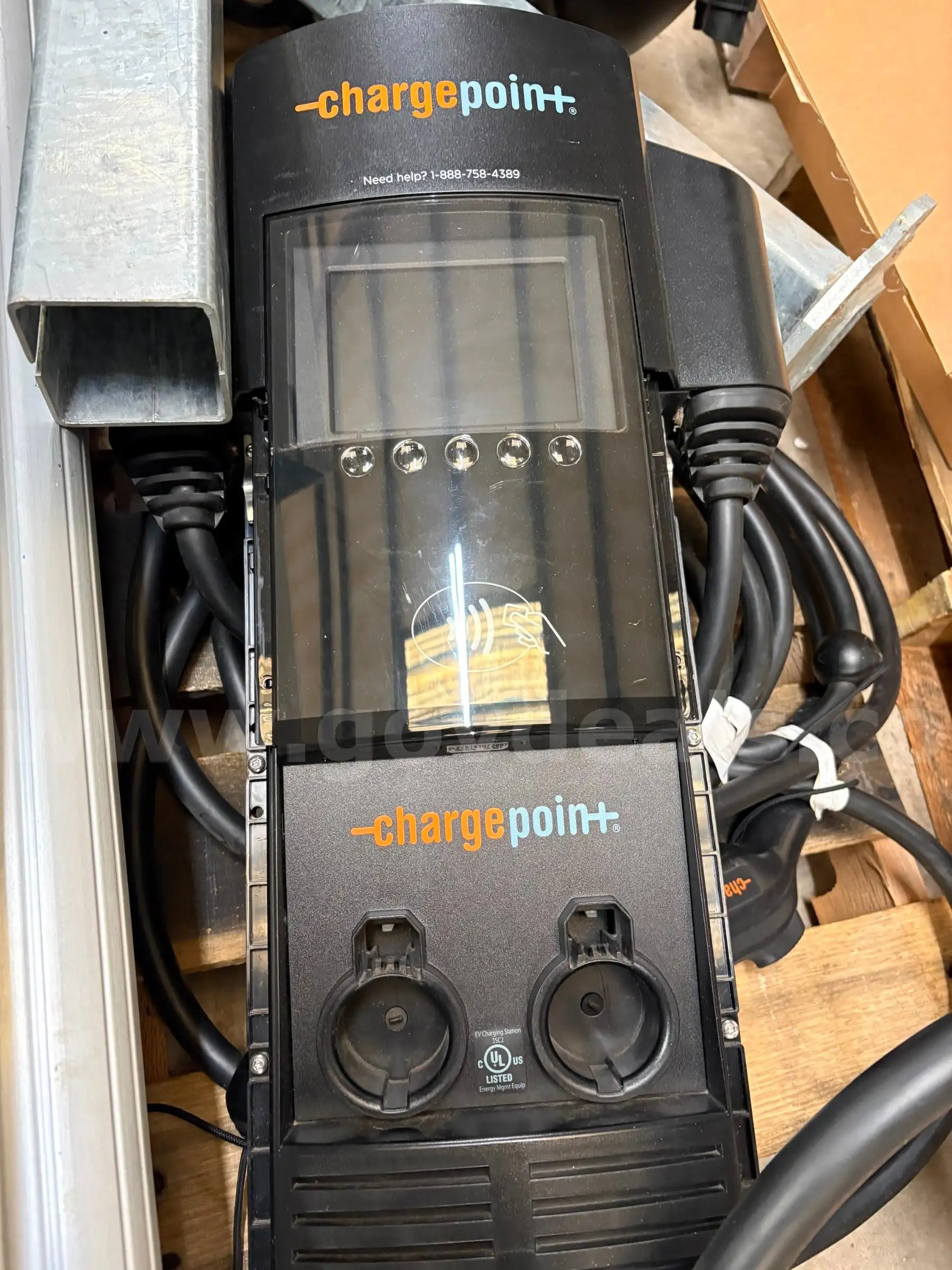 ChargePoint CT4000 charging station with docking set up.