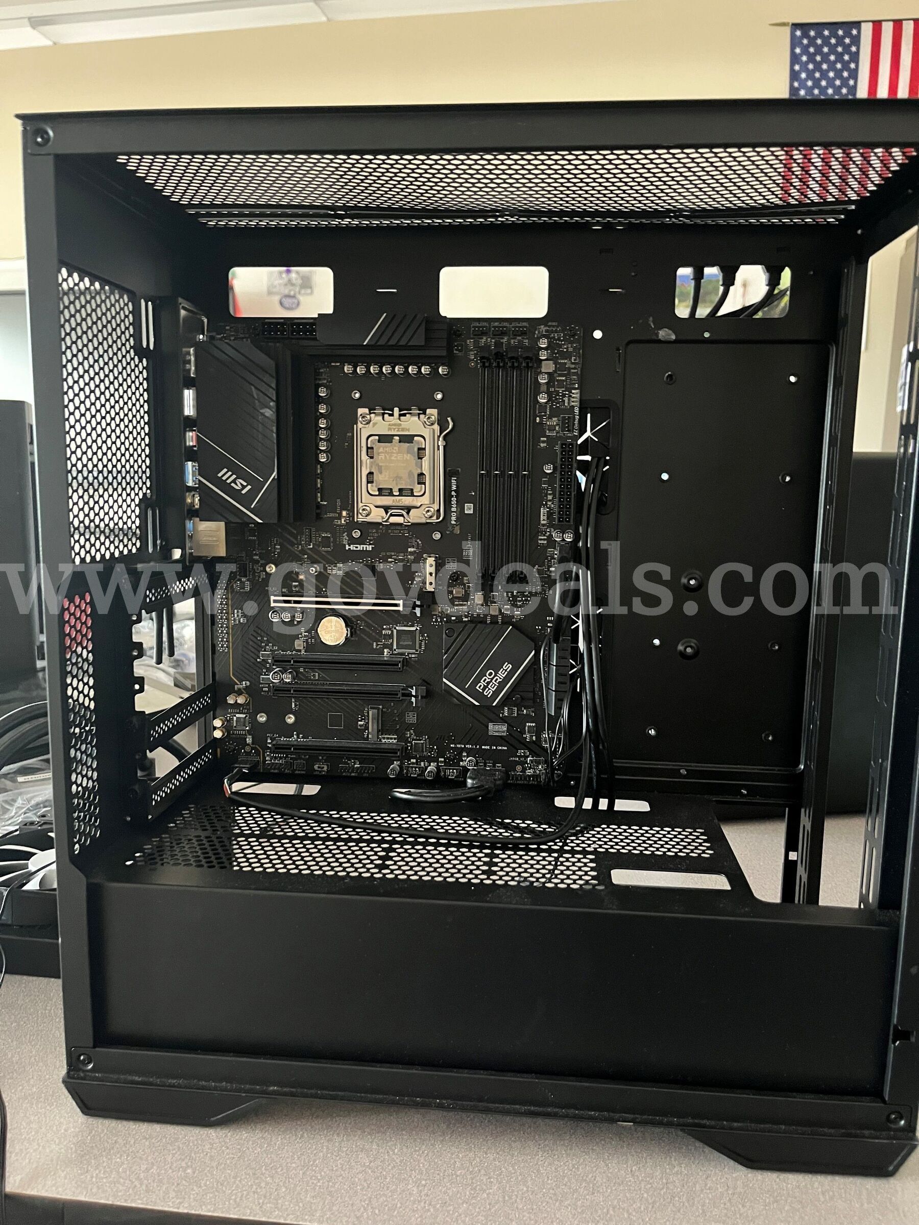 Lot of Computer Components & Case with Ryzen 7 7700x CPU