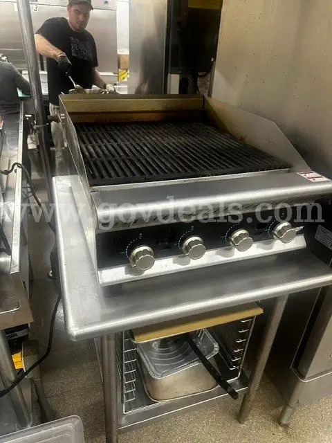 Vollrath CBGMD-24 24 Medium-Duty Radiant Charbroiler SEE VIDEO!!!