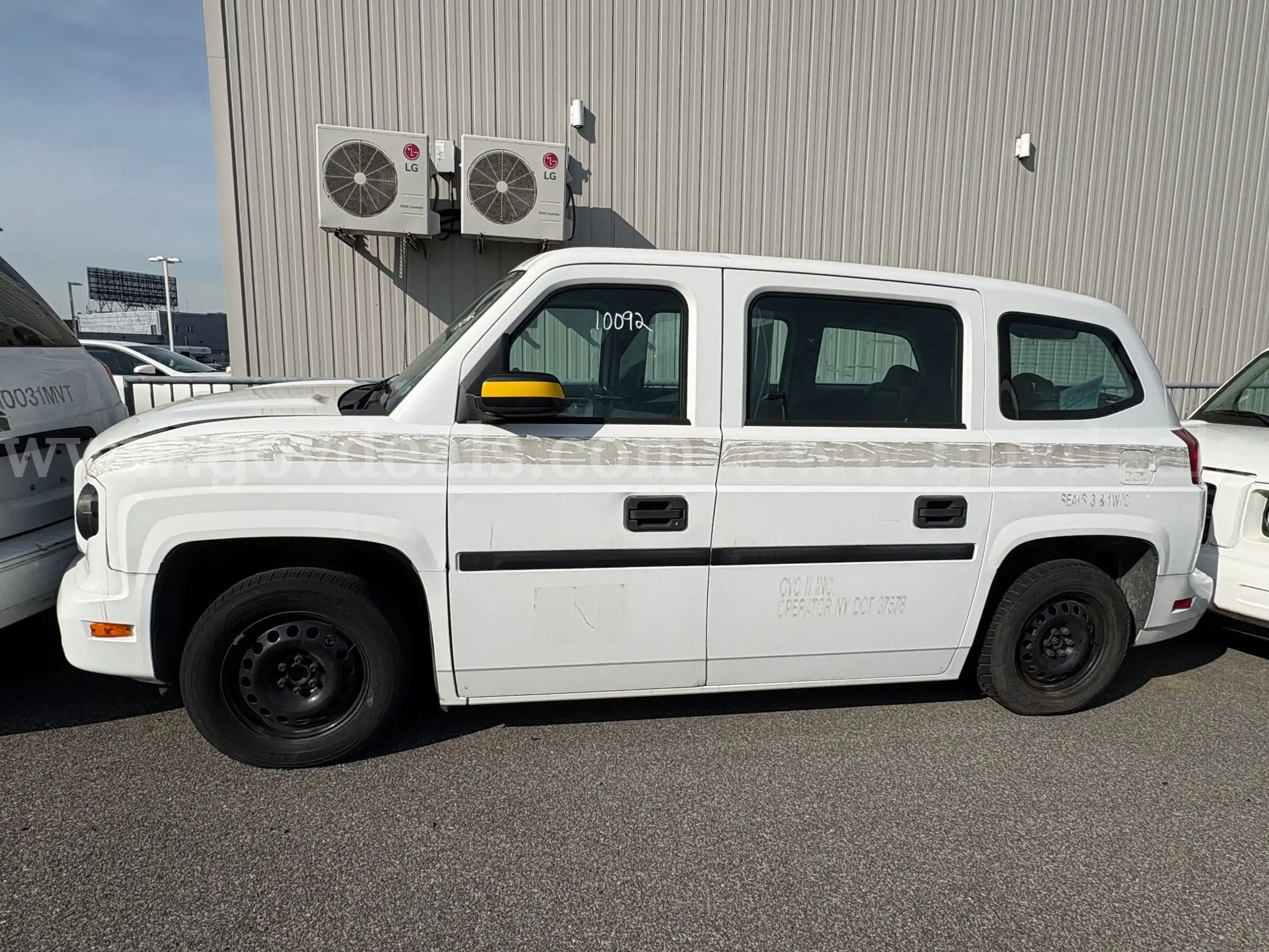 2016 AM GENERAL MV-1