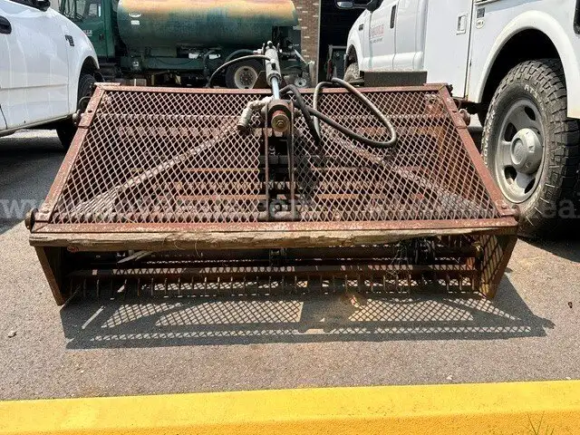 (1) USED MELROE HYDRAULIC LANDSCAPE RAKE