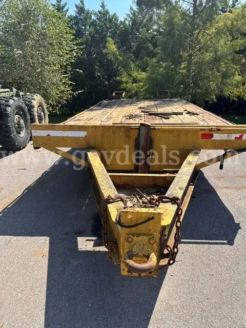 (1) USED 24 PINTLE HITCH TRAILER