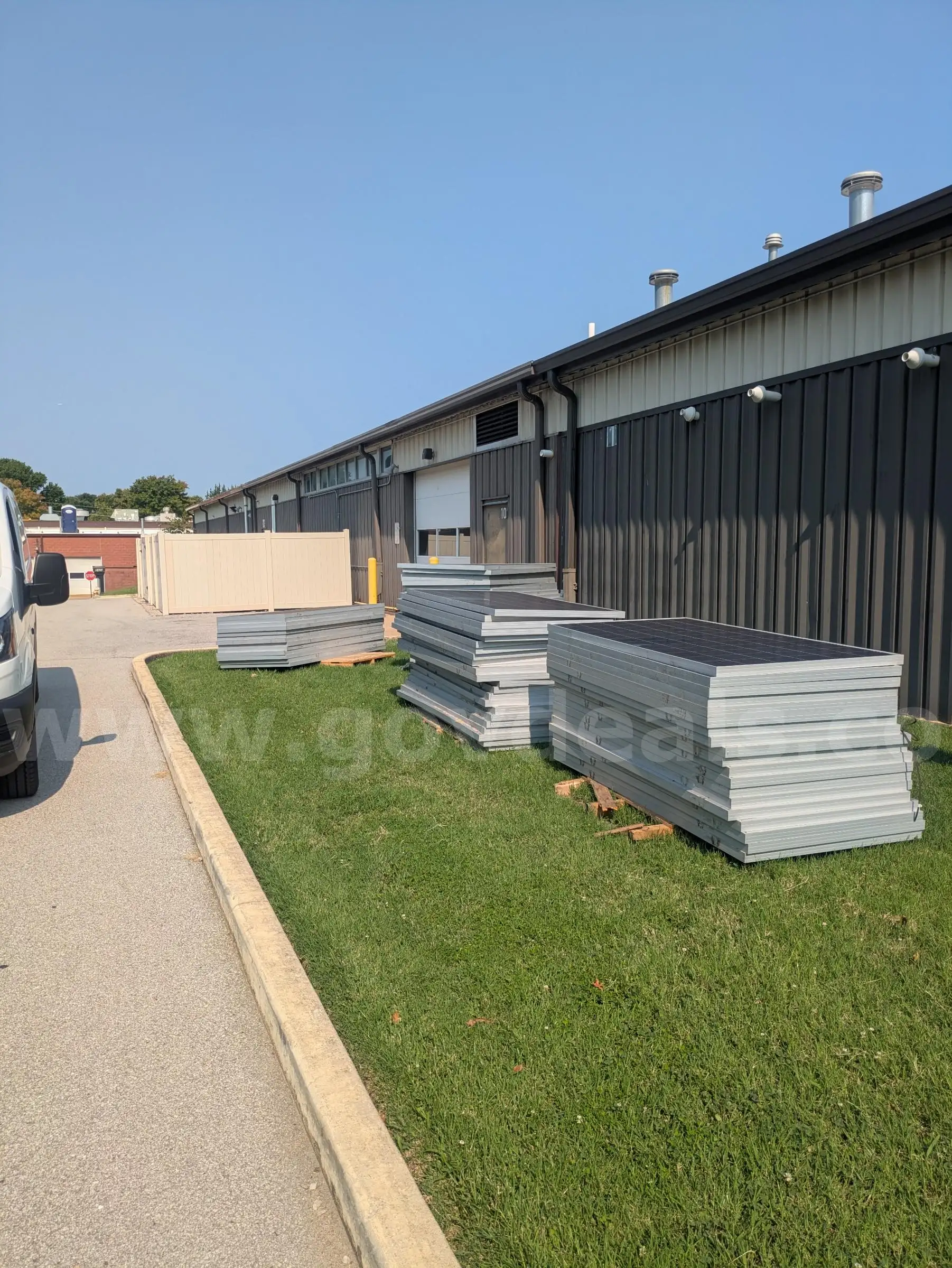Hanwha Solar On HSL72P6-PB-4-305T