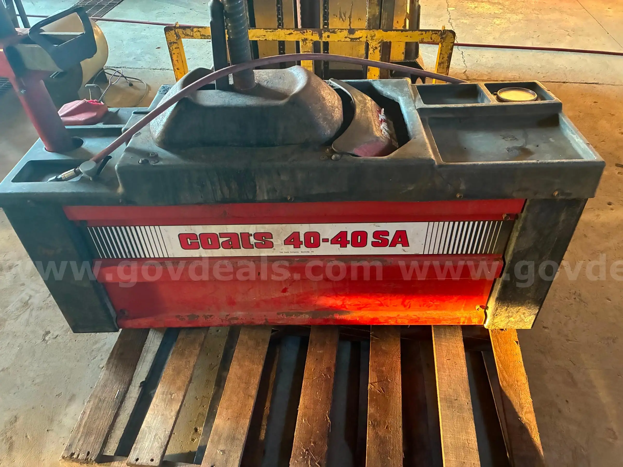 Coats tire machine