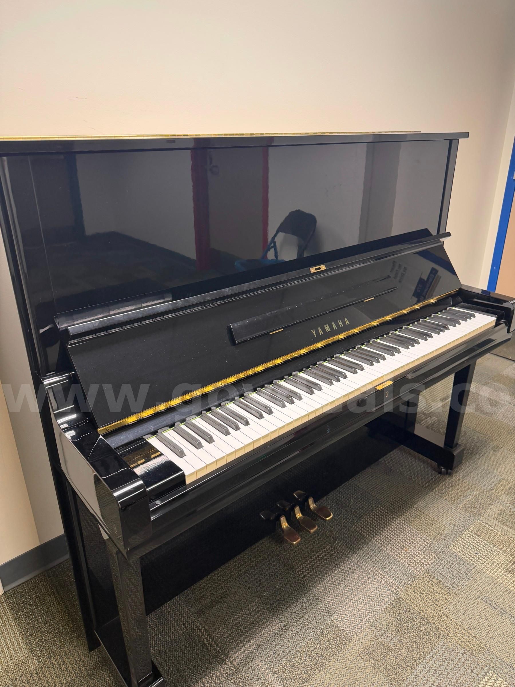 Yamaha U3 Professional