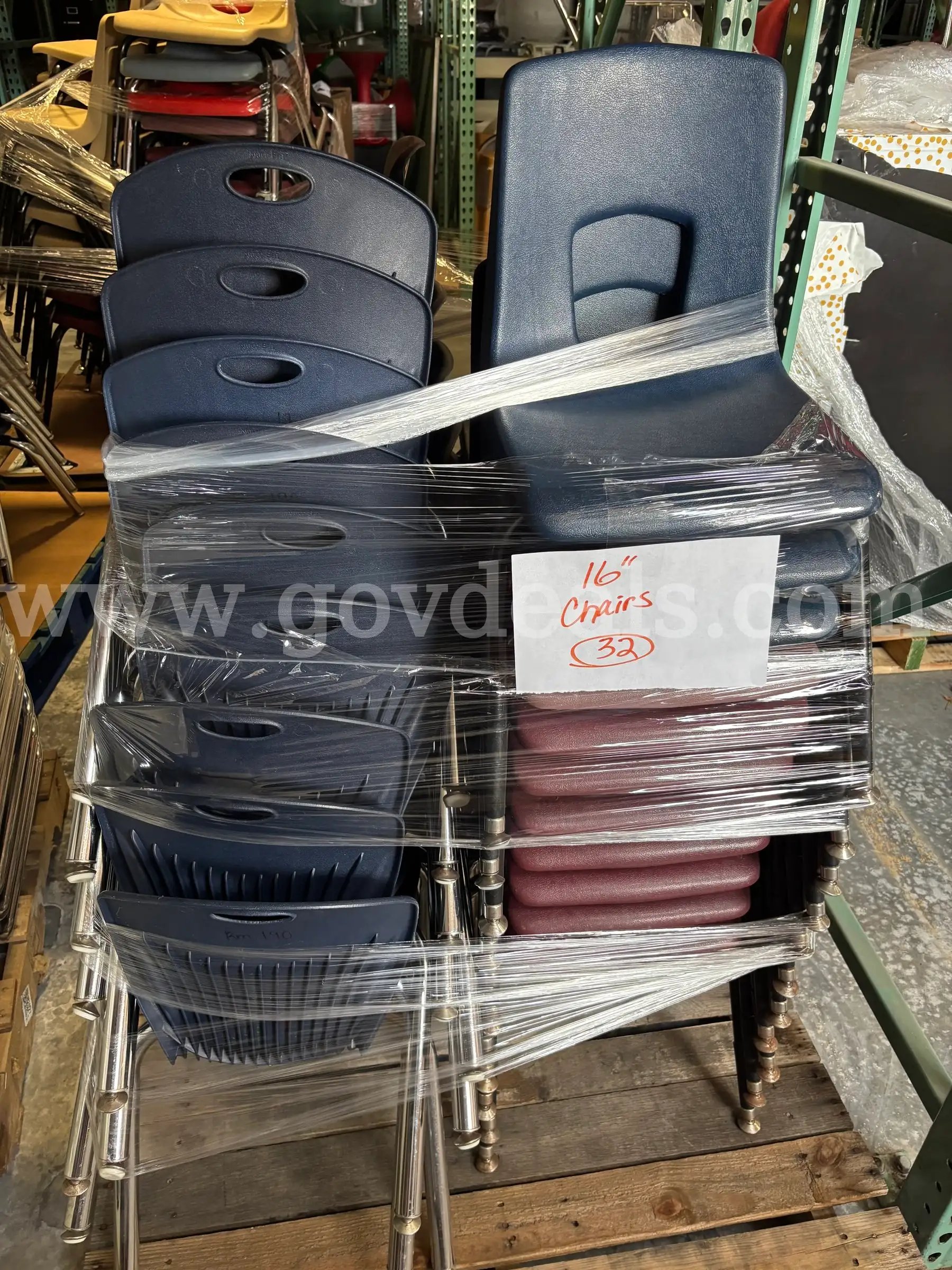 Student Chairs 16 (Lot of 32)