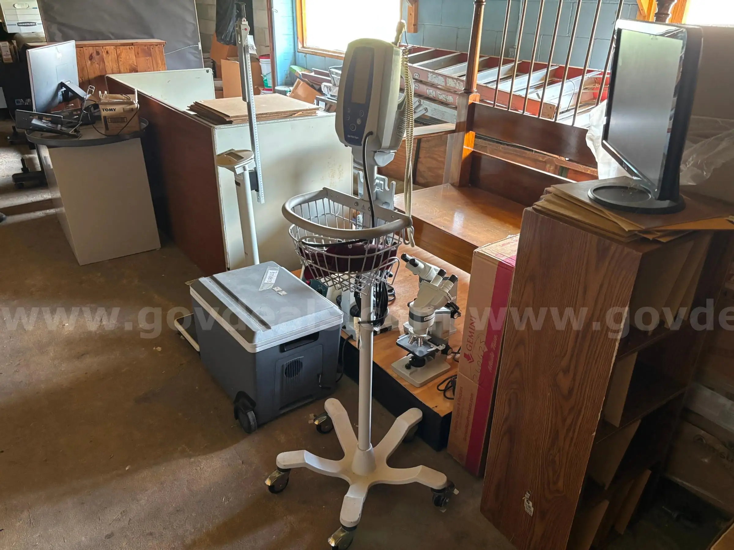 Medical Equipment (8 items) - Used