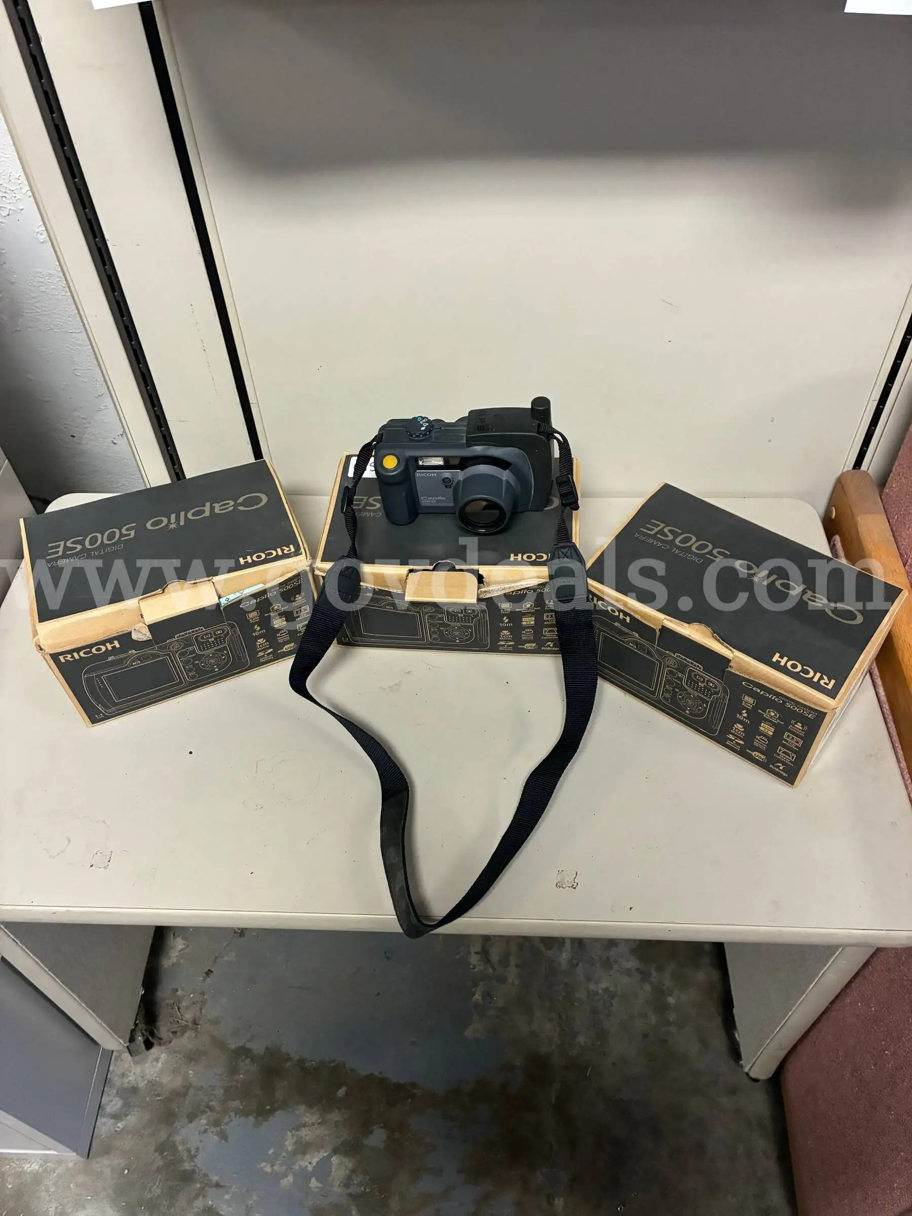 Lot of 4 RICOH Caplio 500SE Digital Cameras 3 in box 1 not in box