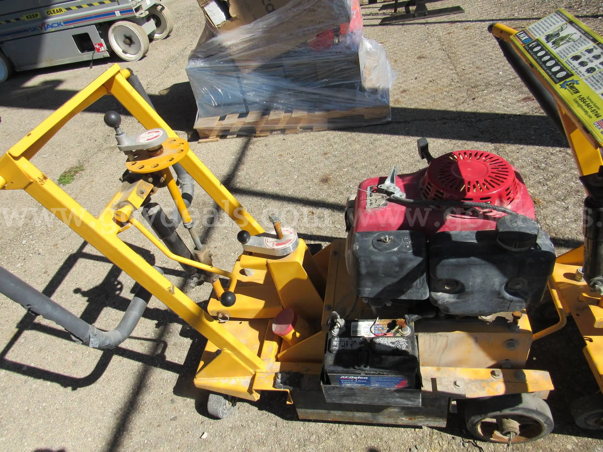 2013 SMITHCO GRINDER LNX8