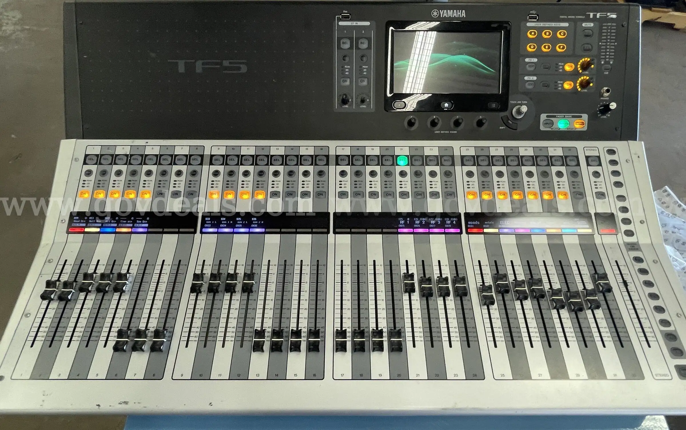 YAMAHA DIGITAL MIXER