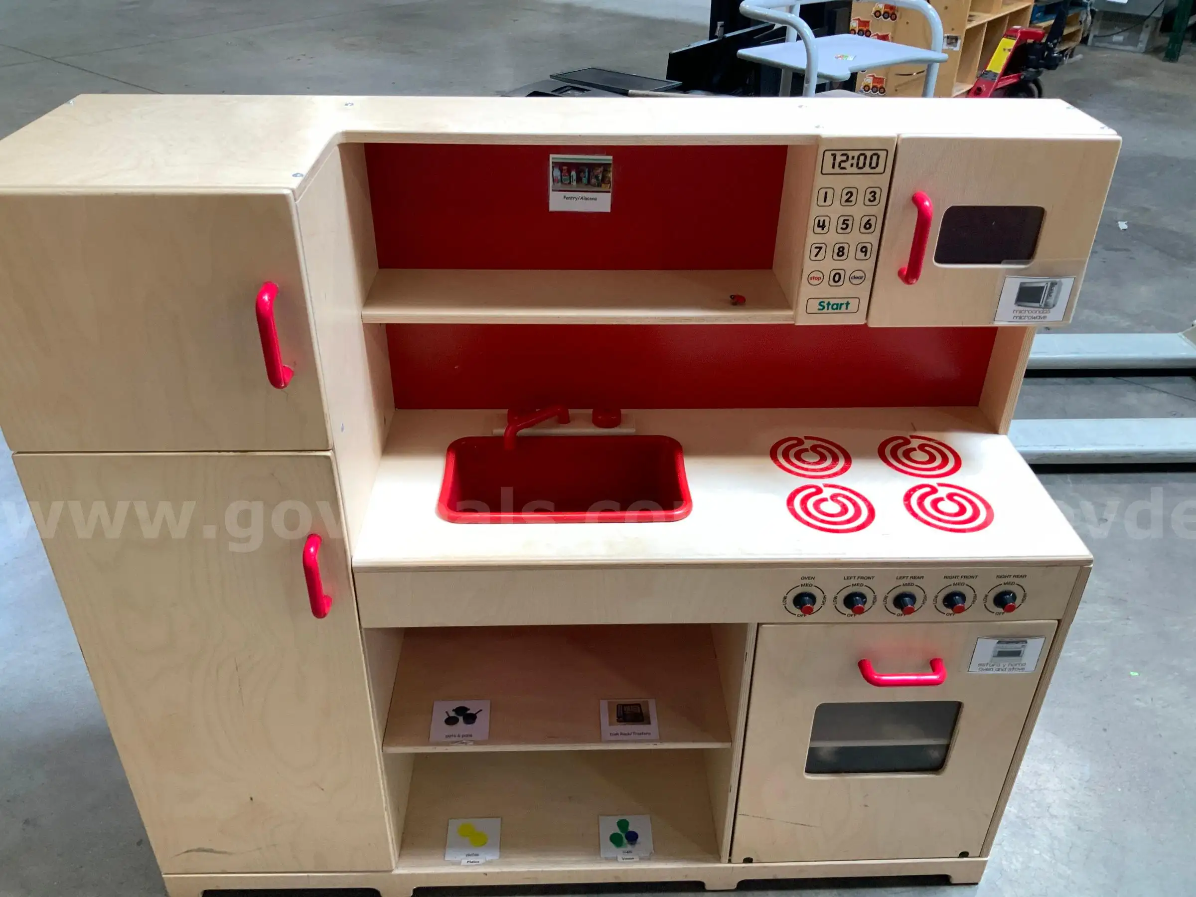 50x15.5x44 Play Kitchen