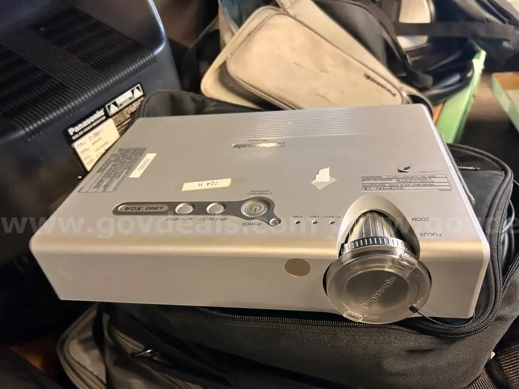 Panasonic PT-LB60U XGA 3LCD Projector
