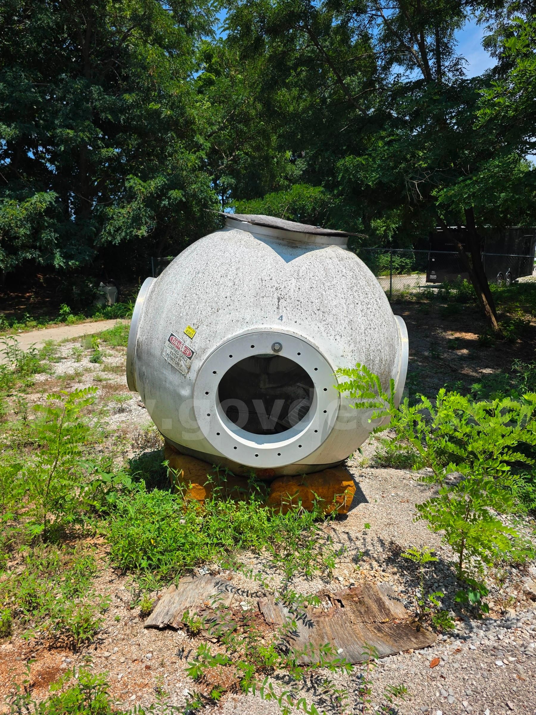 Large spherical fiberglass (FRP) process vessel or pressure vacuum vessel