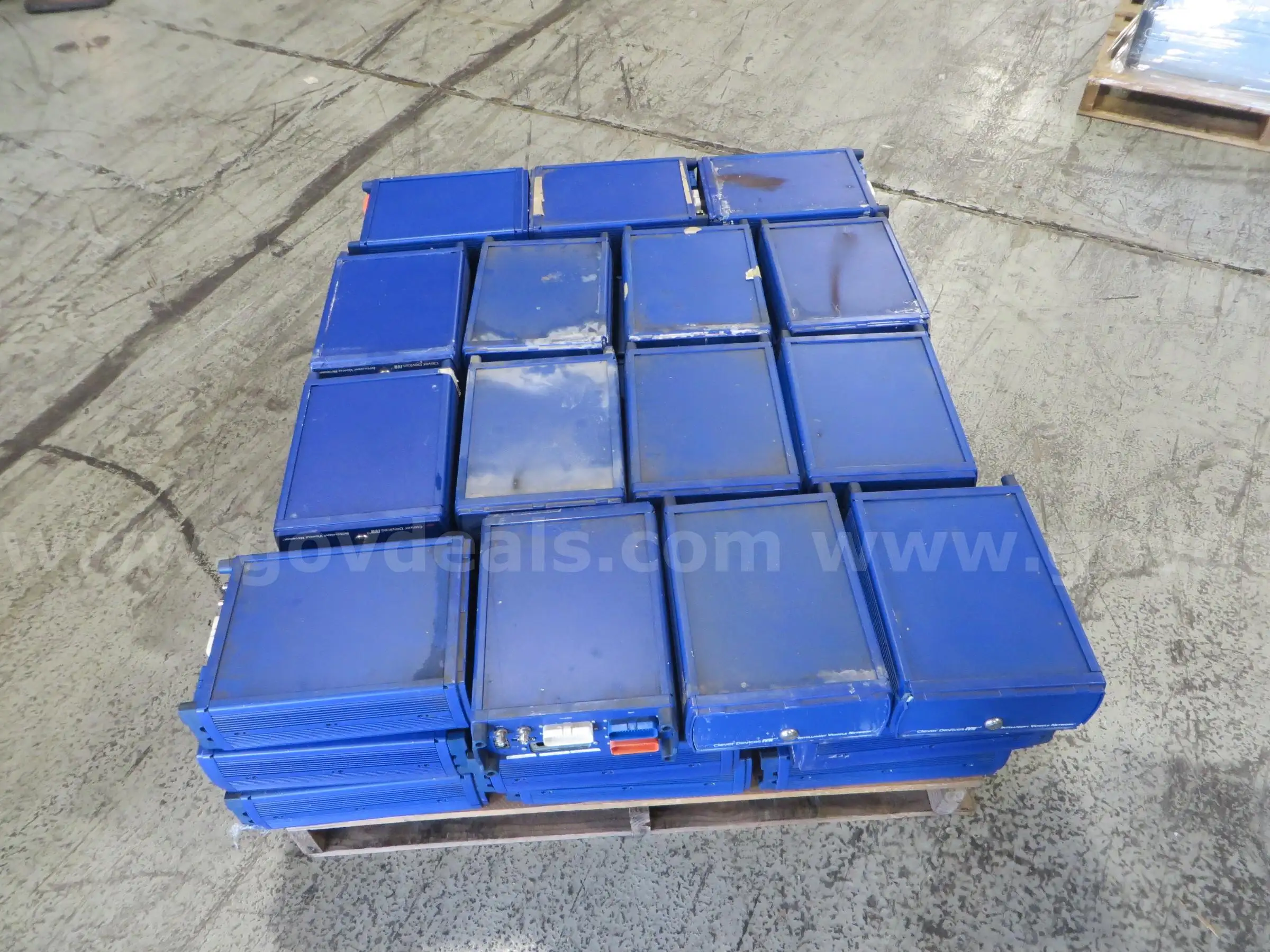 1 pallet - (36) IVN3 Clever Devices Network controllers
