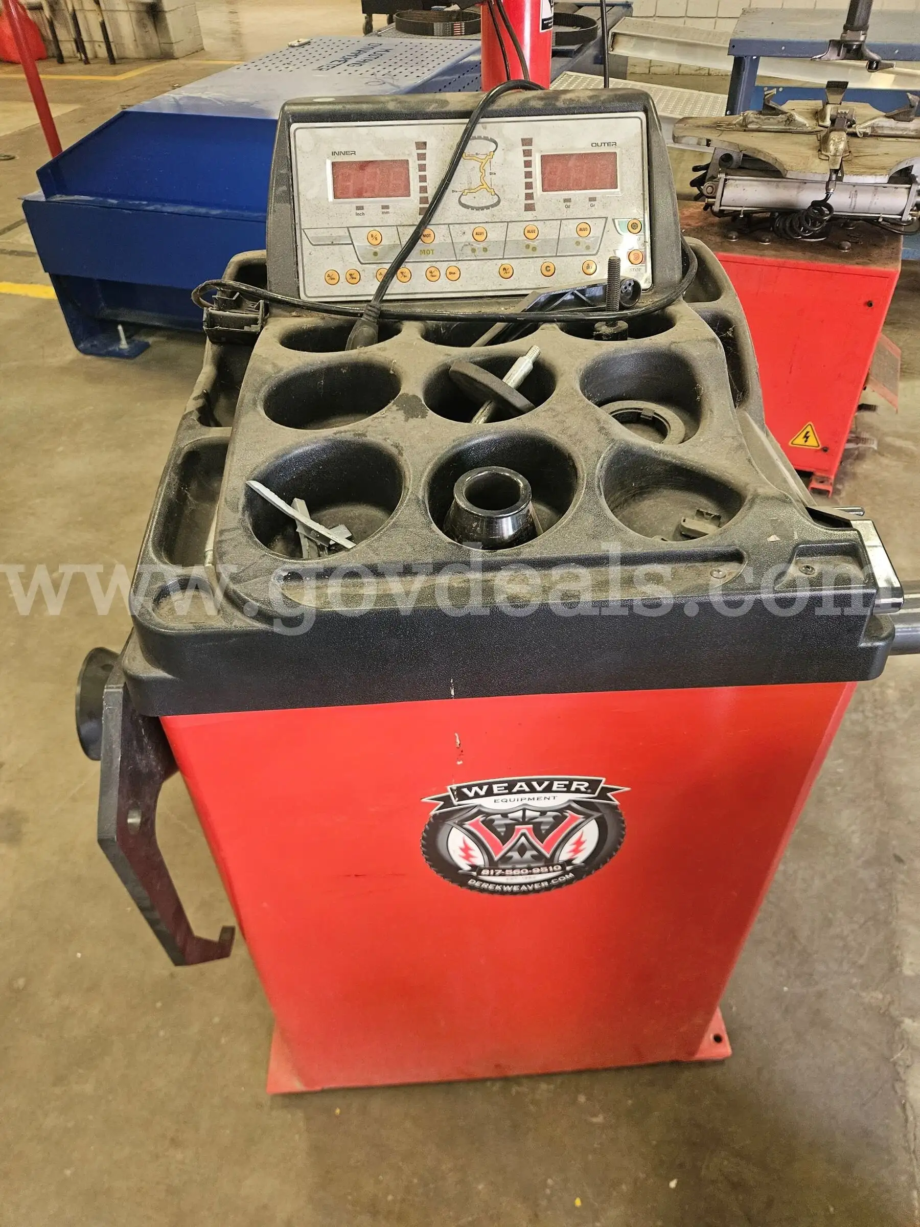 2018 Weaver W-937-40