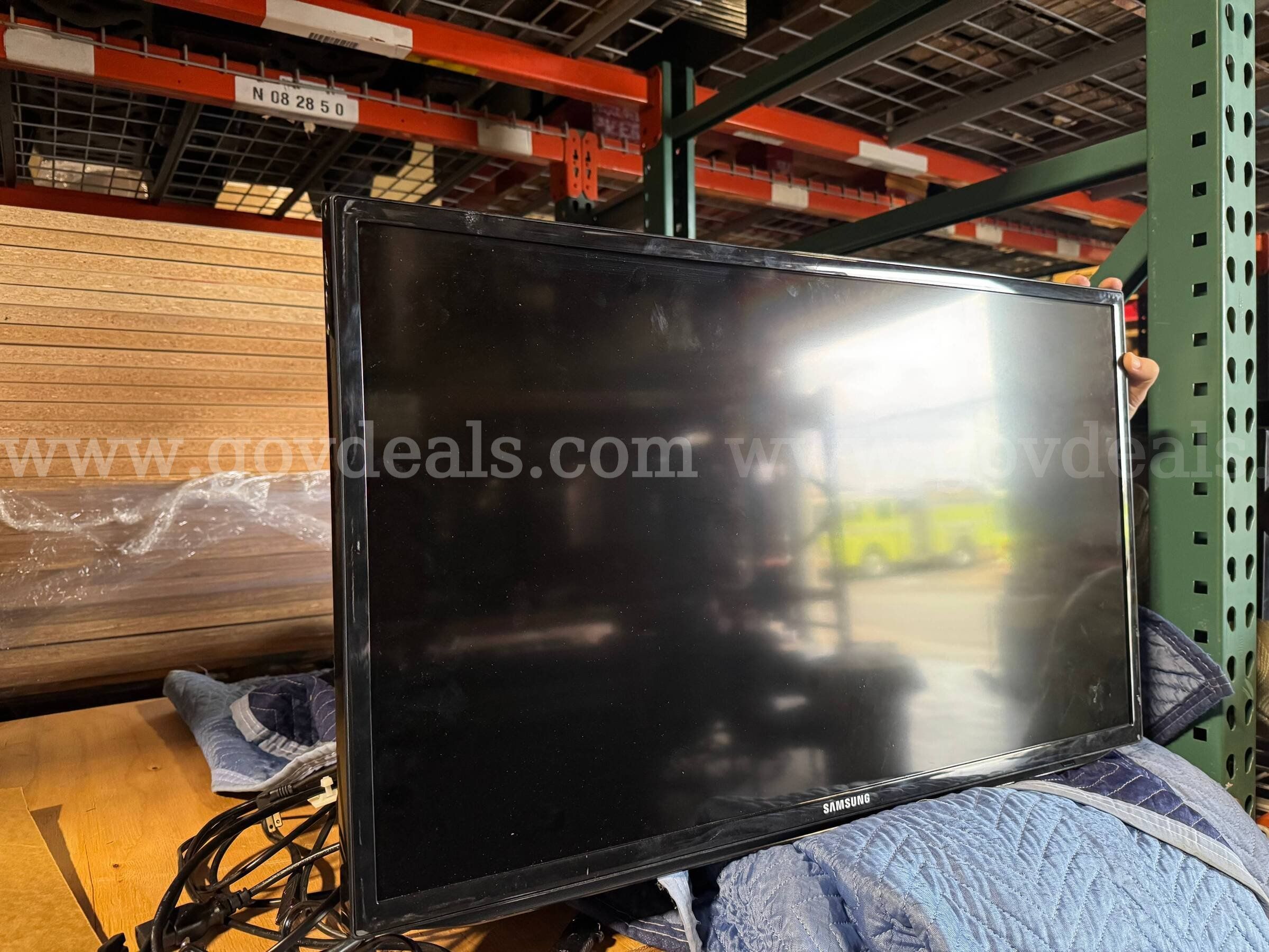 SAMSUNG LCD TV 32