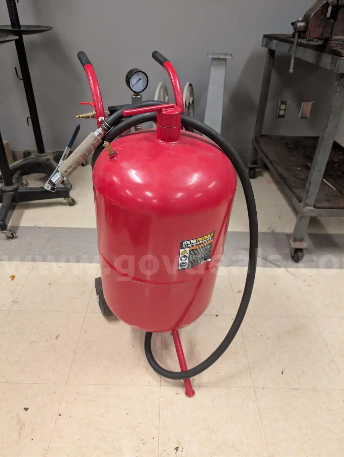 Central Pneumatic Abrasive Blaster