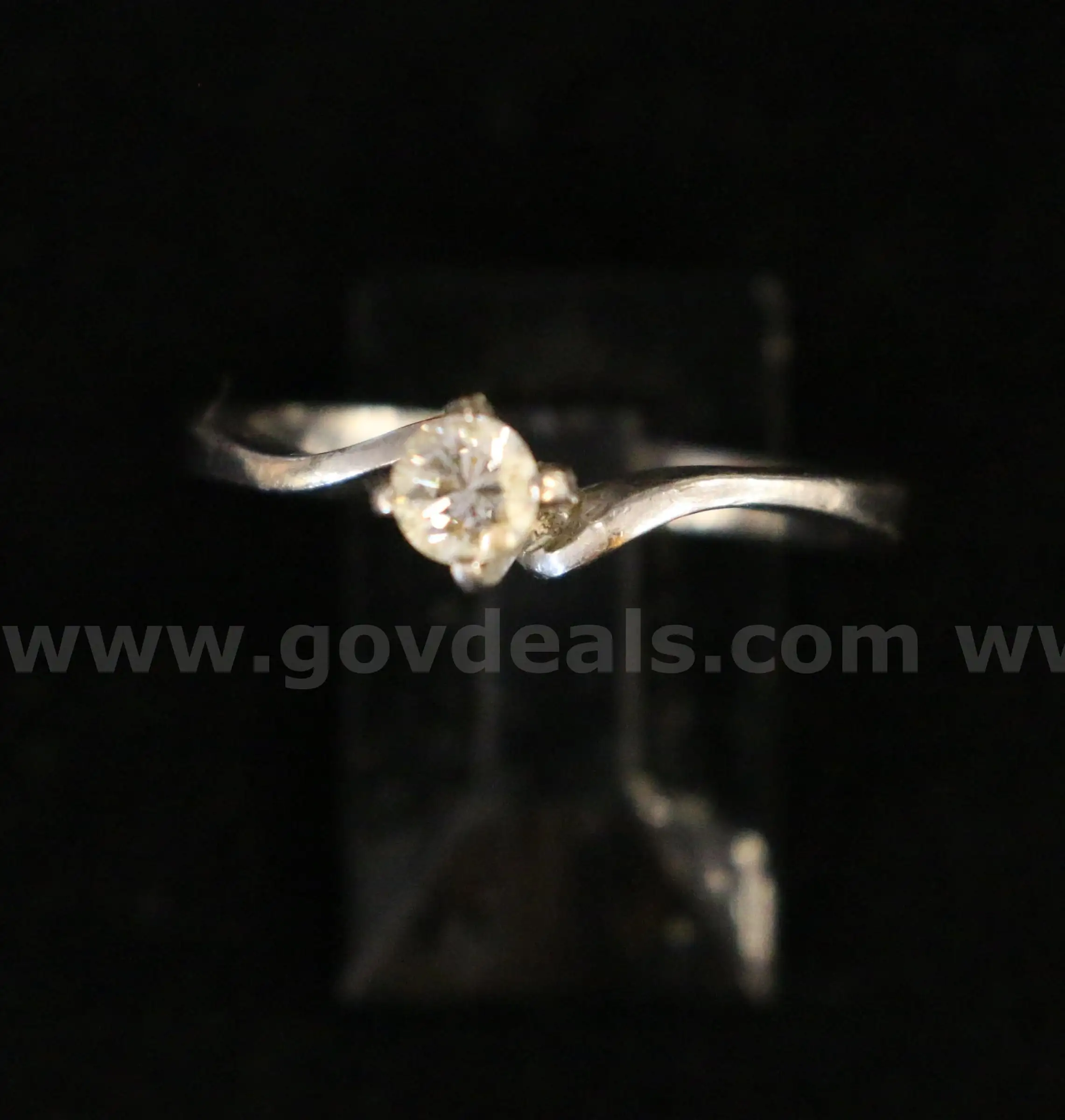 Silver Diamond Solitaire Engagement Ring 2.7 Grams