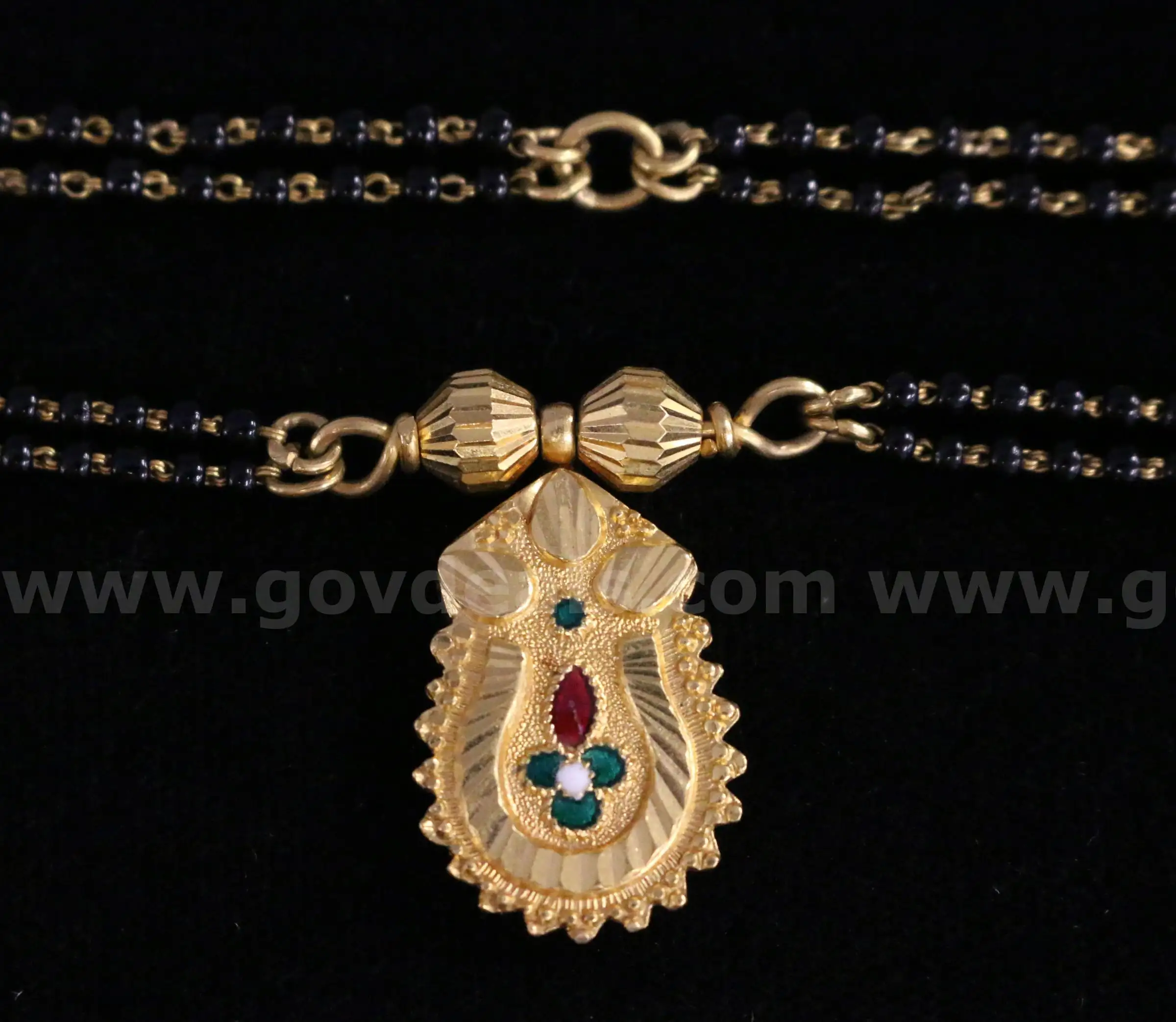 22K Yellow Gold Necklace With Polished Black Onyx Beads 24.5 Grams