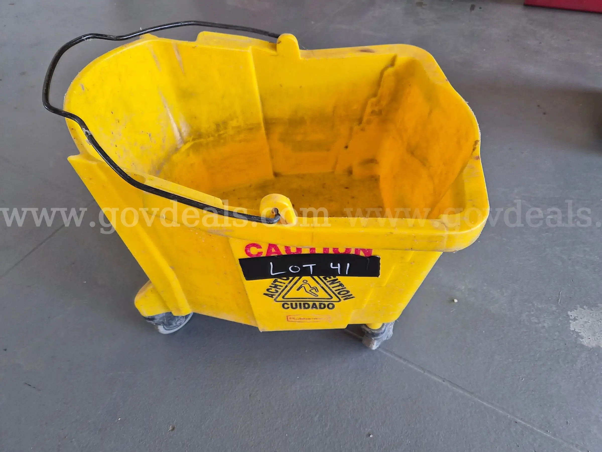 MOP BUCKET