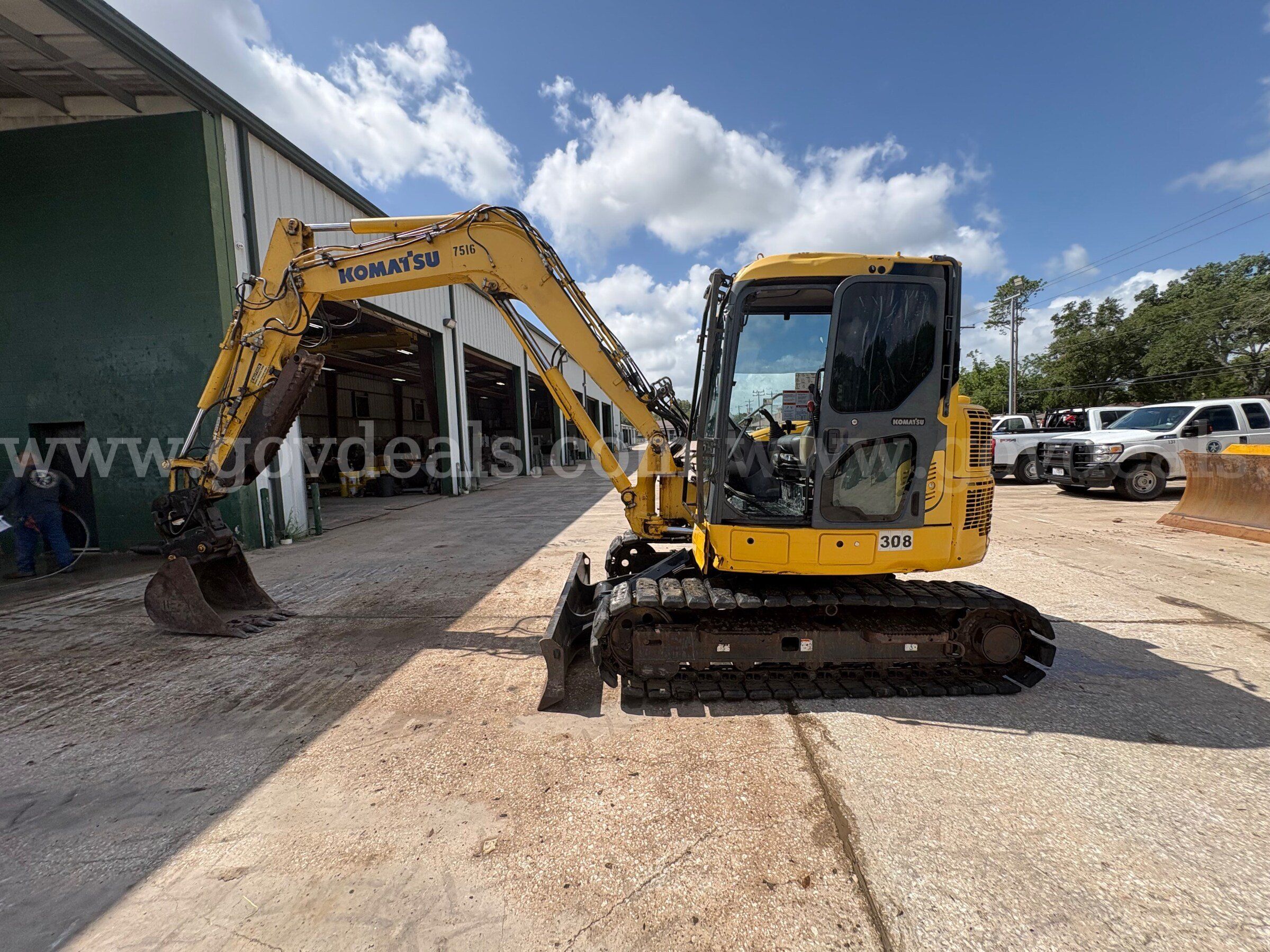 2016 KOMATSU PC88MR
