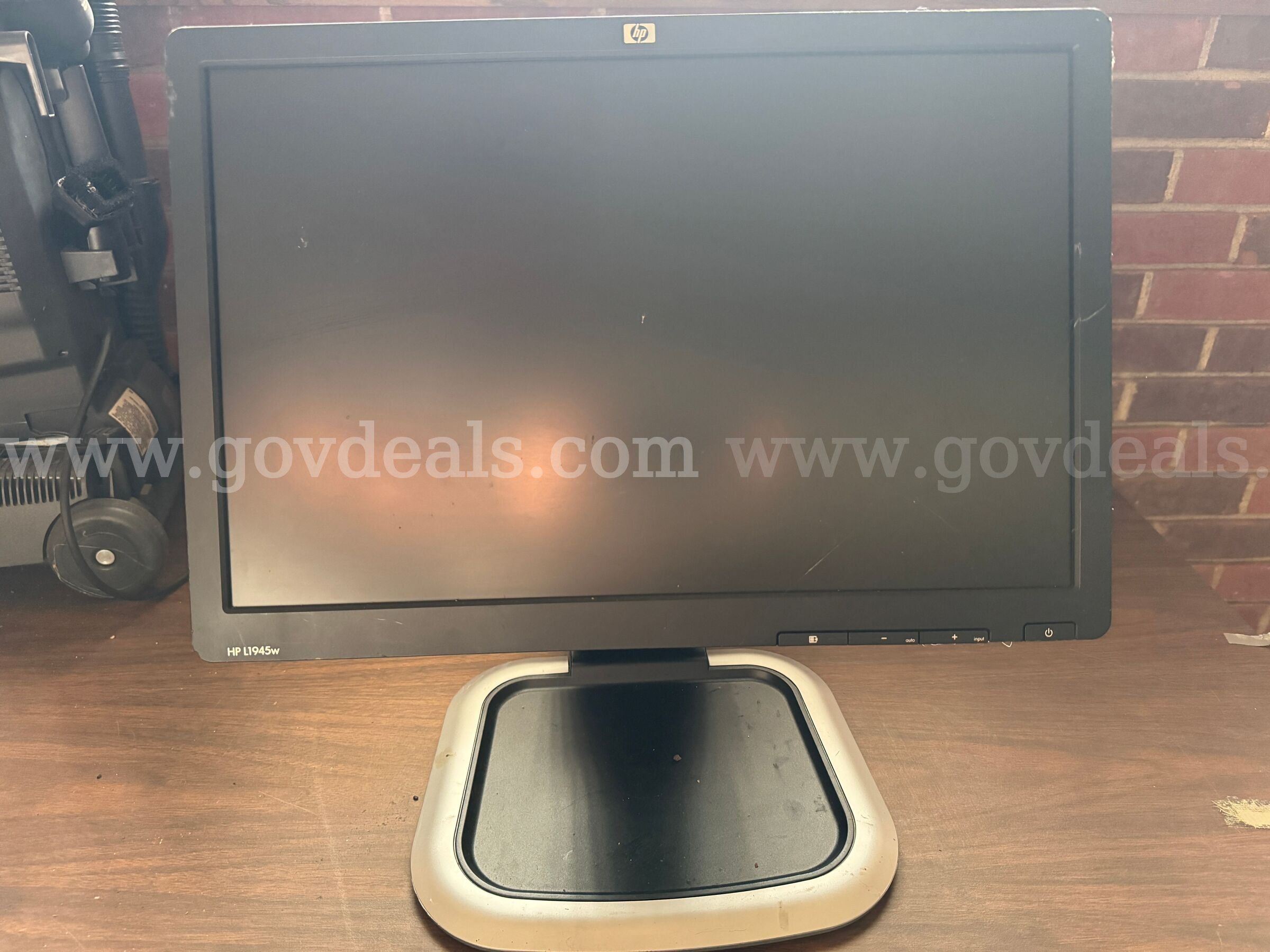 HP L1945w