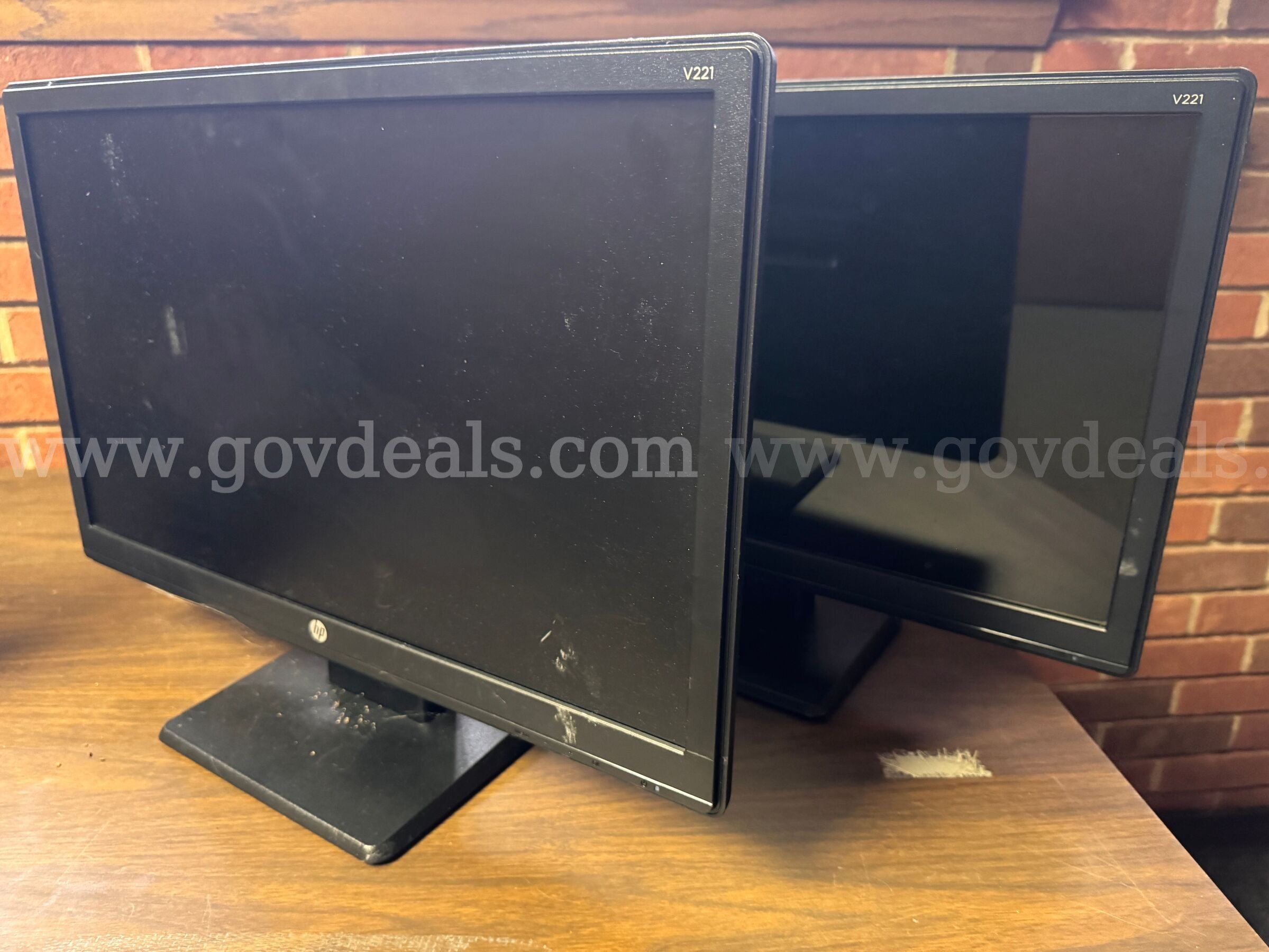 HP V221