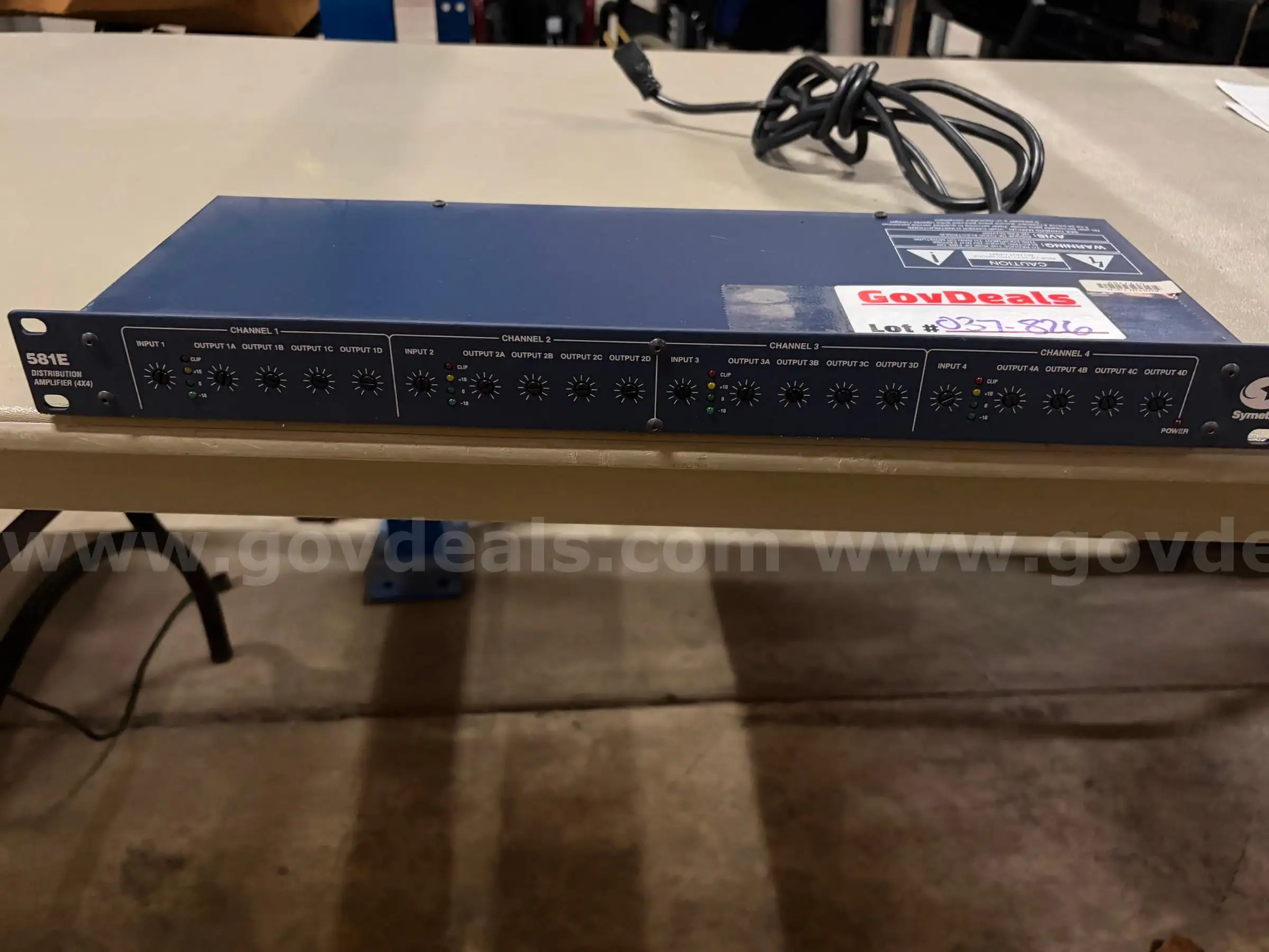 Symetrix 581E Distribution Amplifier 4x4 (Knob-Enthusiast Special)