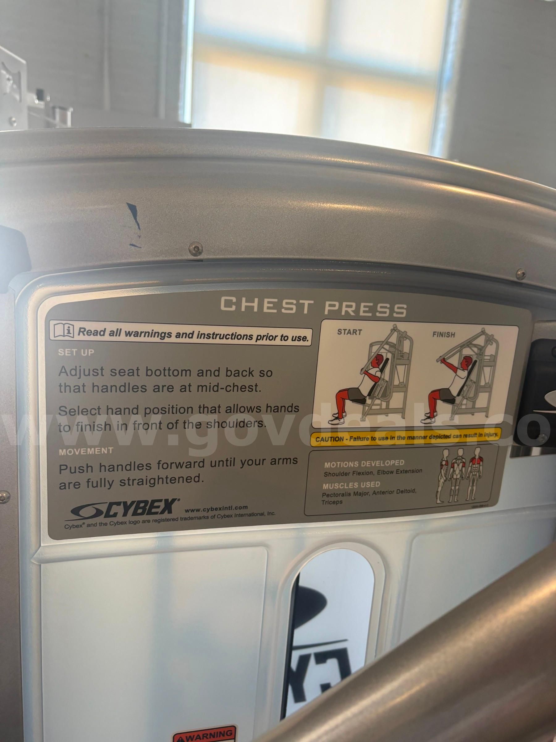 CYBEX VR 3 Comm. Chest Press
