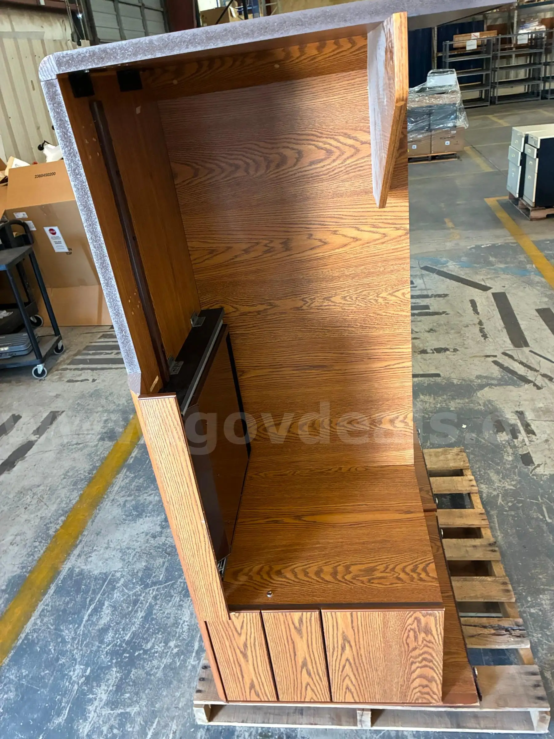 Desk L-shaped
