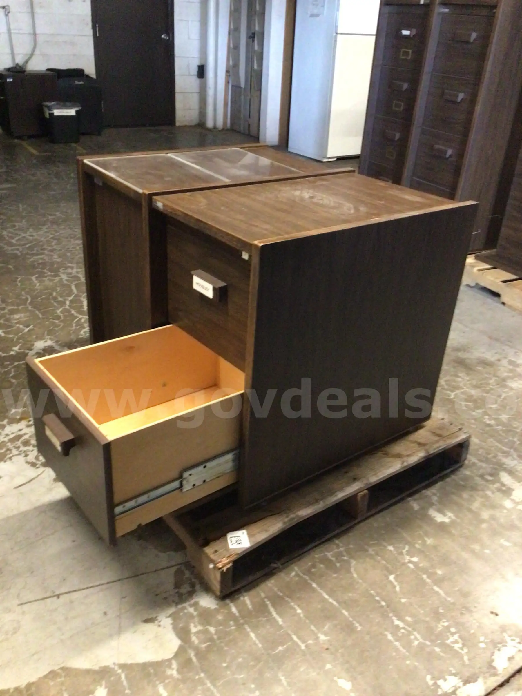 File cabinets lot of 2
