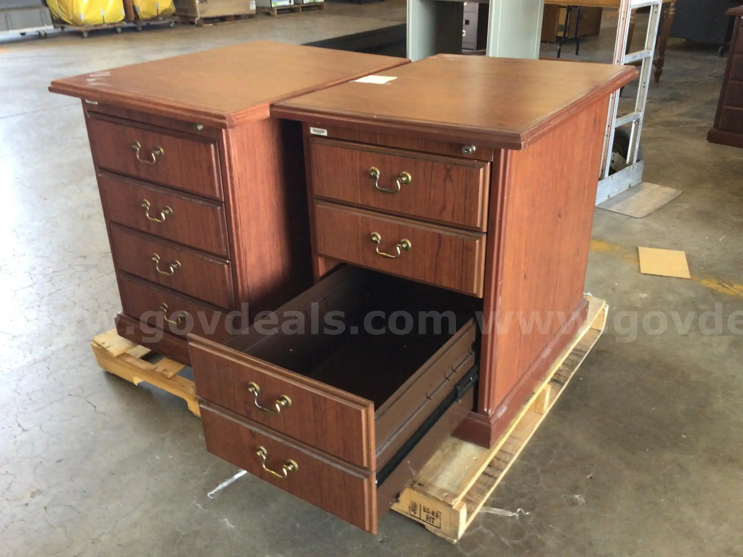 File cabinets lot of 2