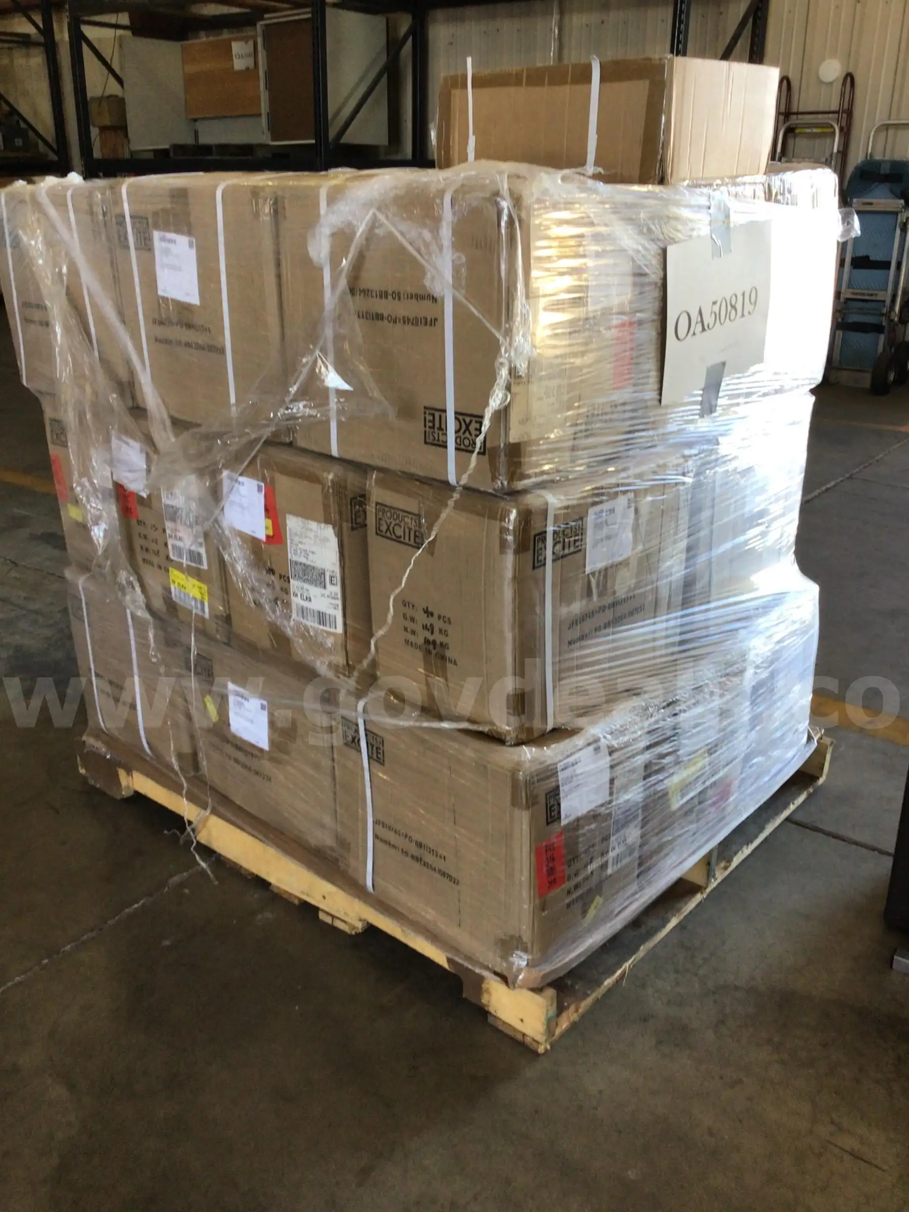 Neck gaiter approximately 22 boxes