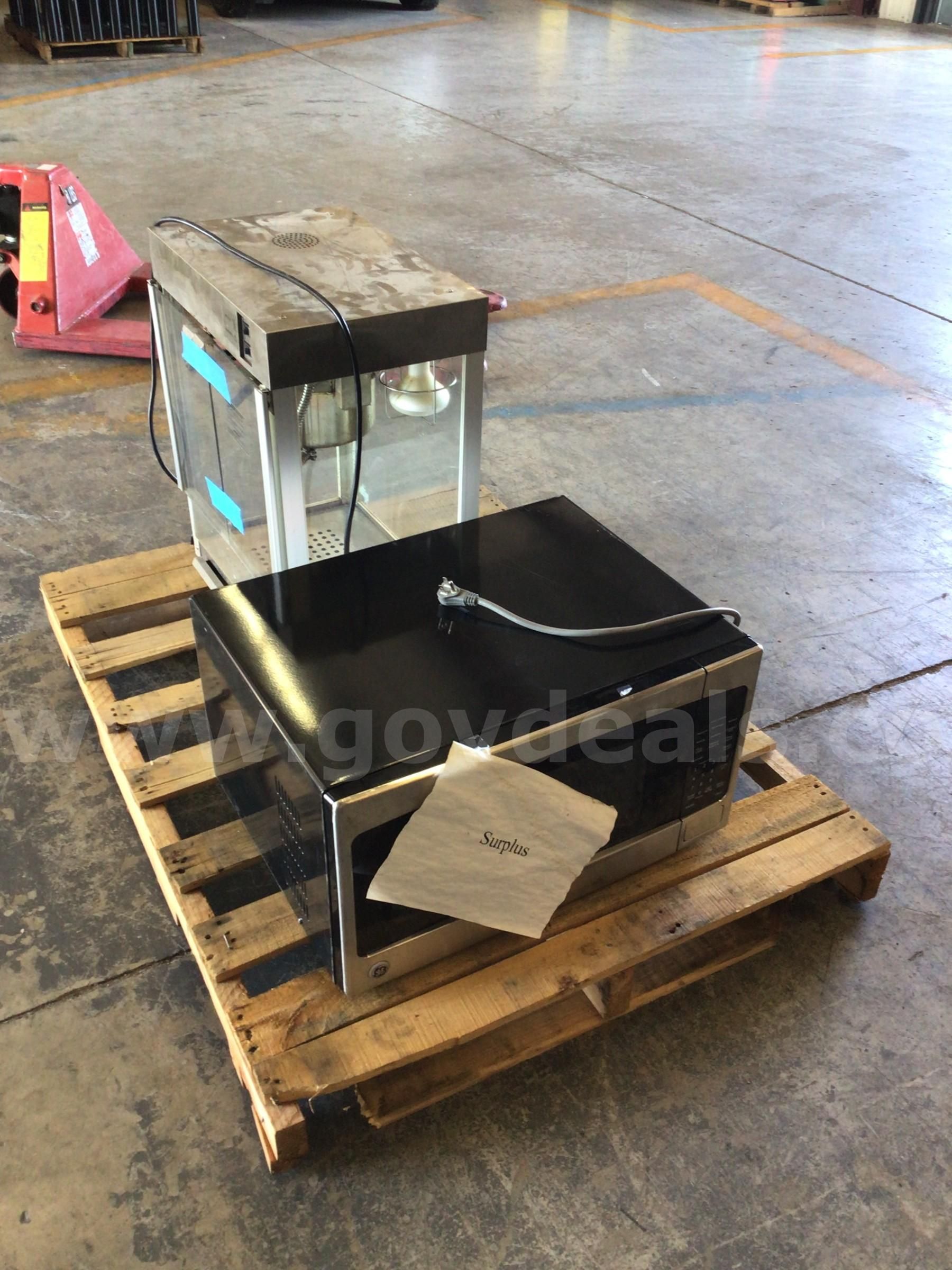 Popcorn machine and microwave - UNTESTED