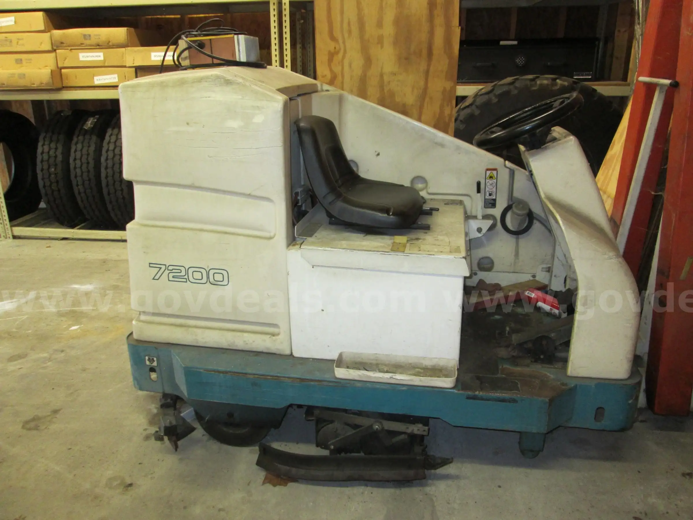 2004 Tennant 7200
