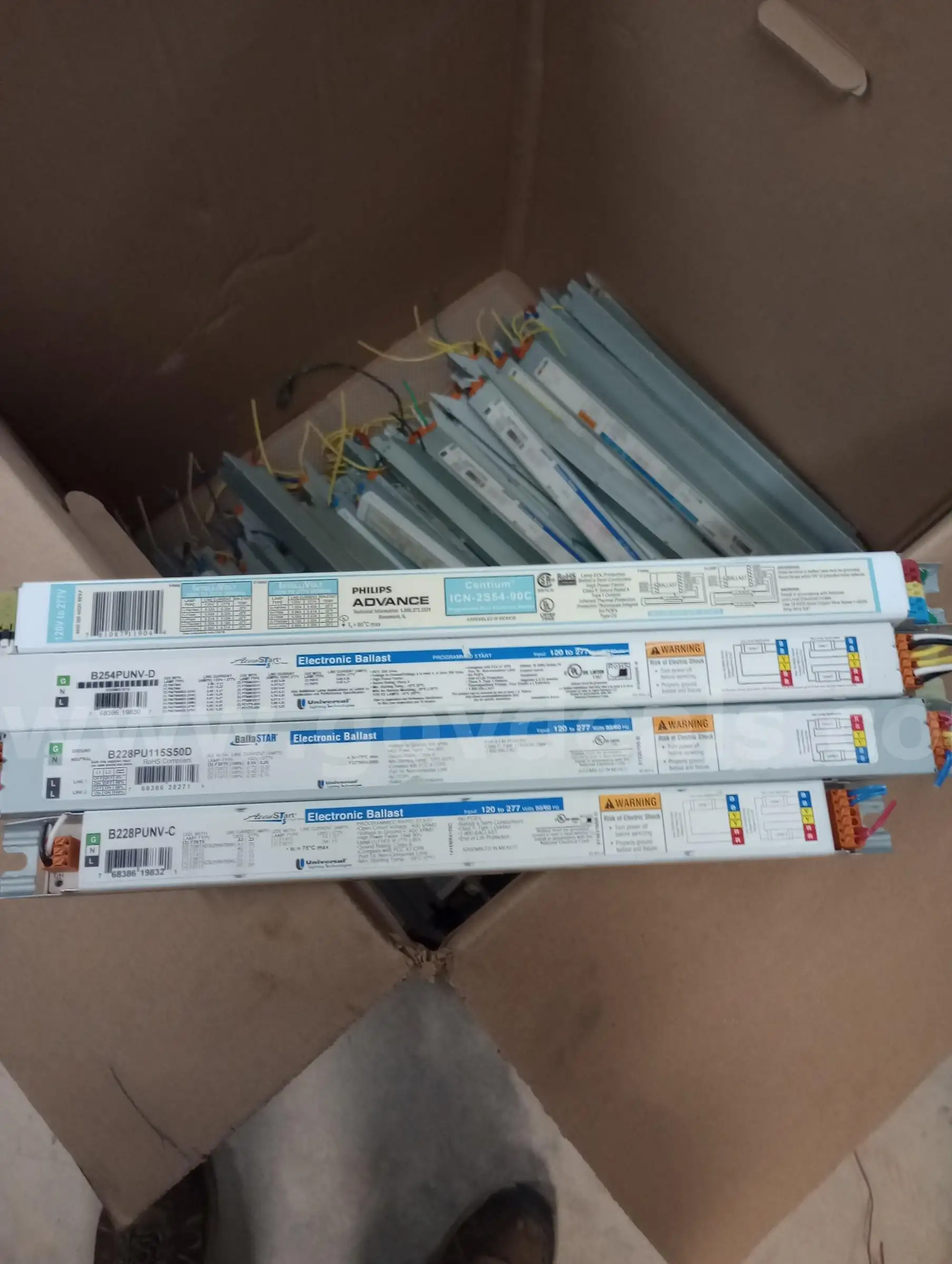 Electronic Ballasts for Fluorescent Lighting