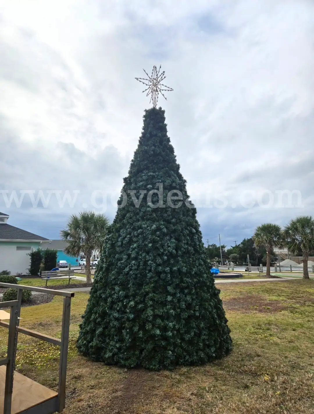 18 ft Pre-Lit Commercial Christmas Tree
