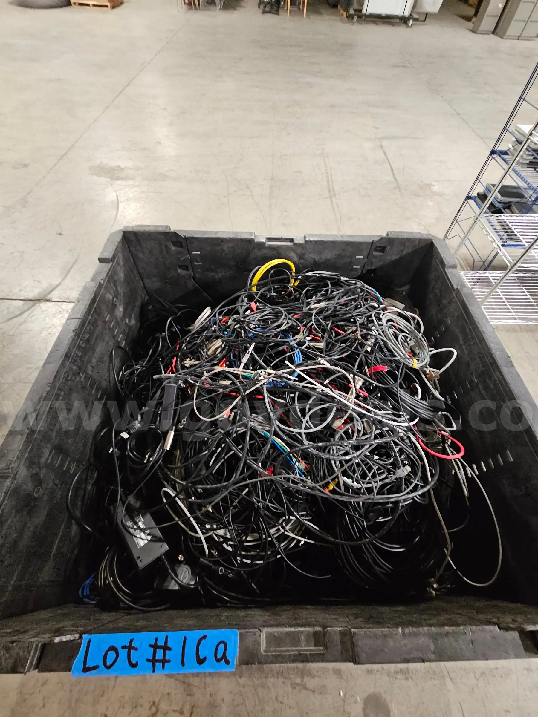 Lot #1Ca Assorted Cables Wires & Chargers AV USB Power Cords Laptop Chargers & More