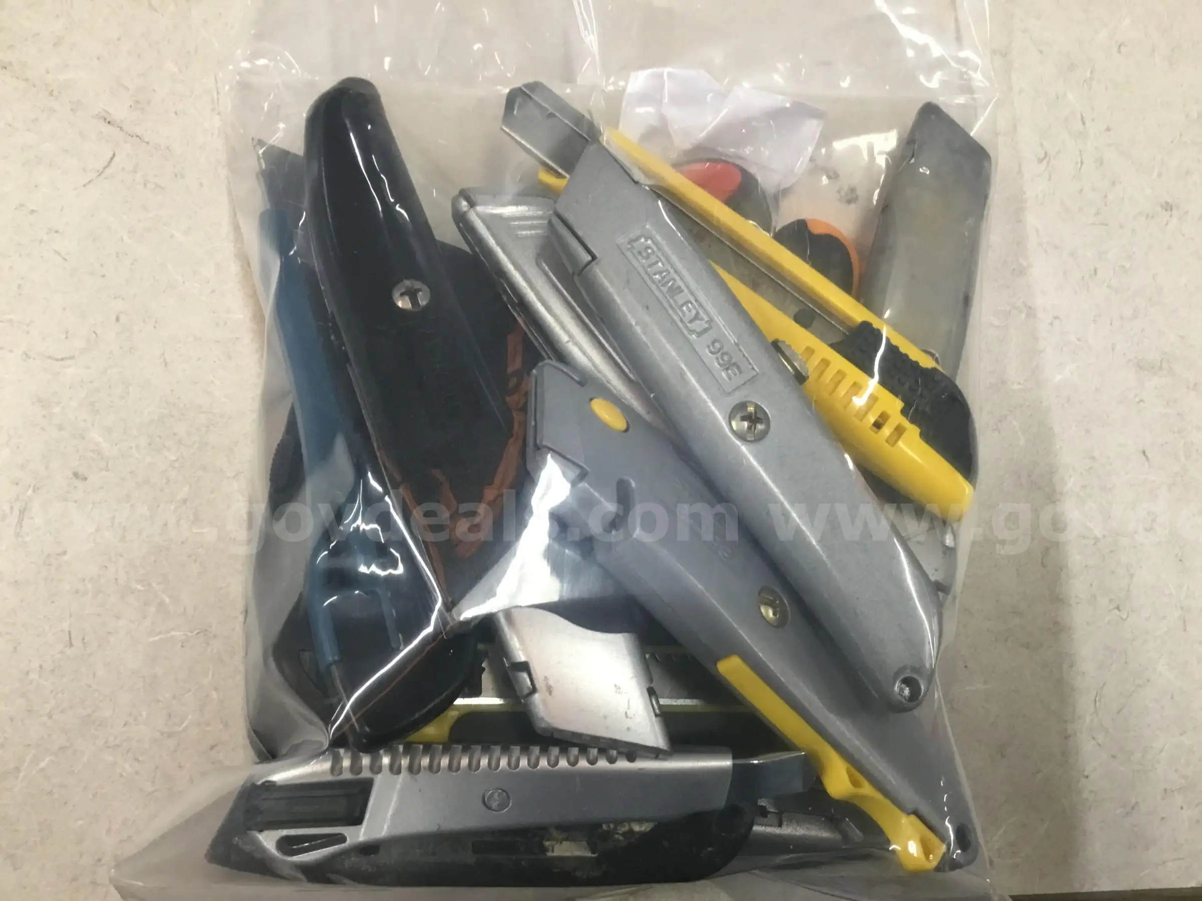 1 Lot of Utility Knives