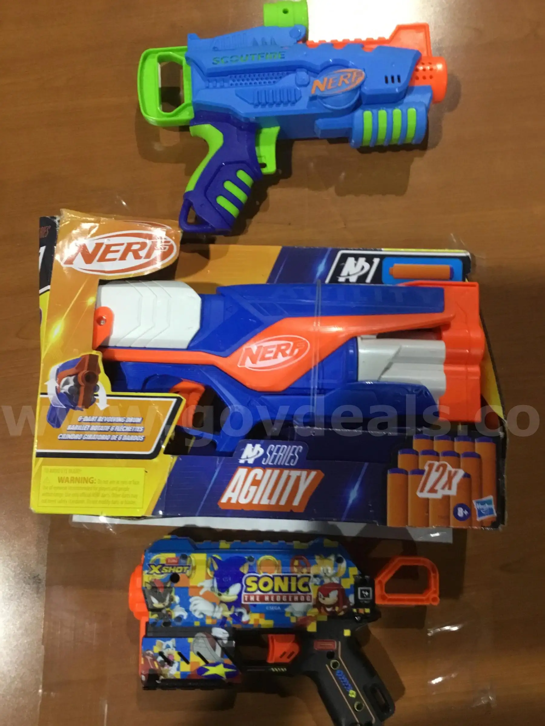 Lot of items-Nerf toy guns and a Sonic hedgehog toy gun “DH”