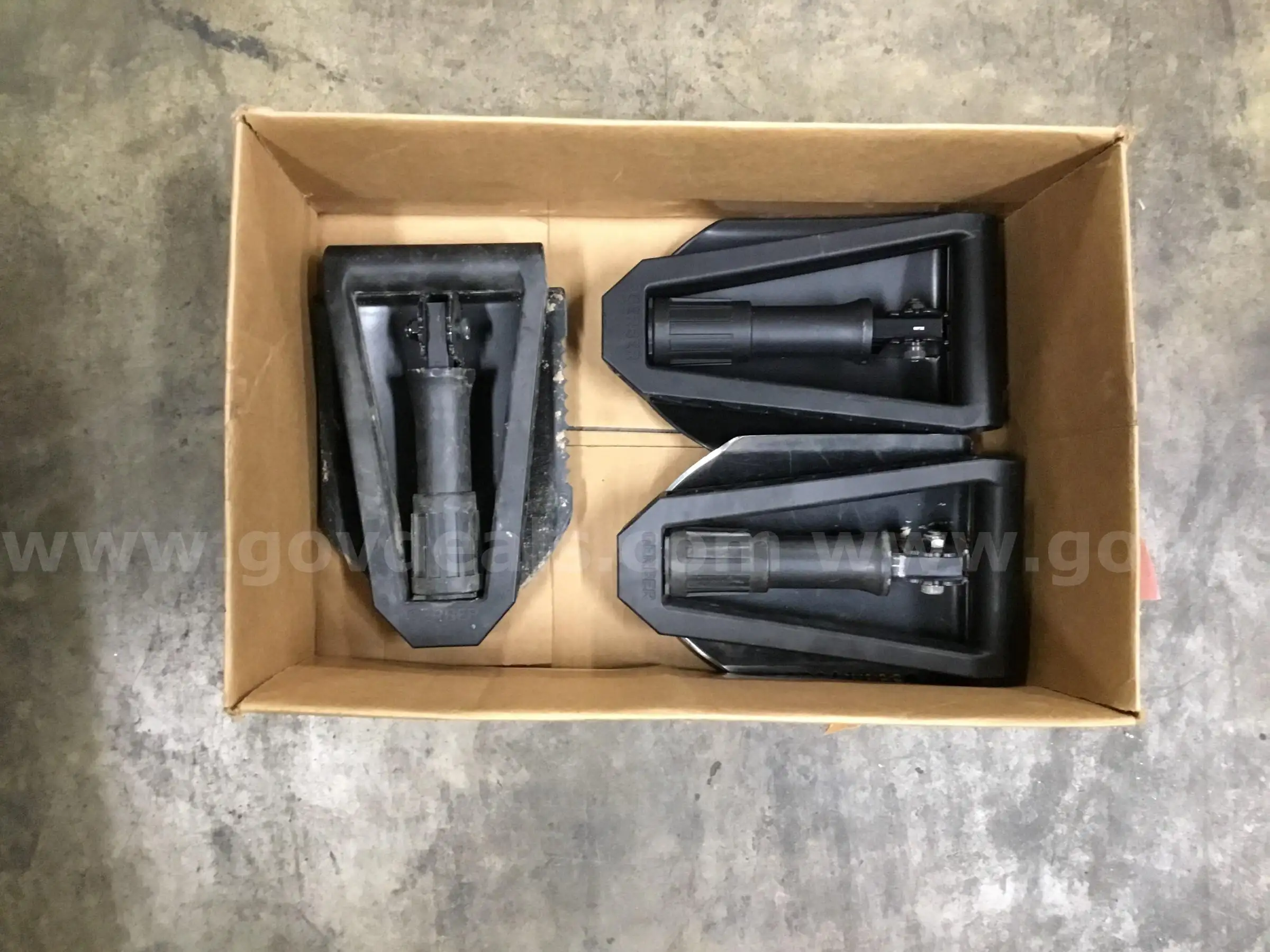 1 Lot of Entrenching Tools (3)