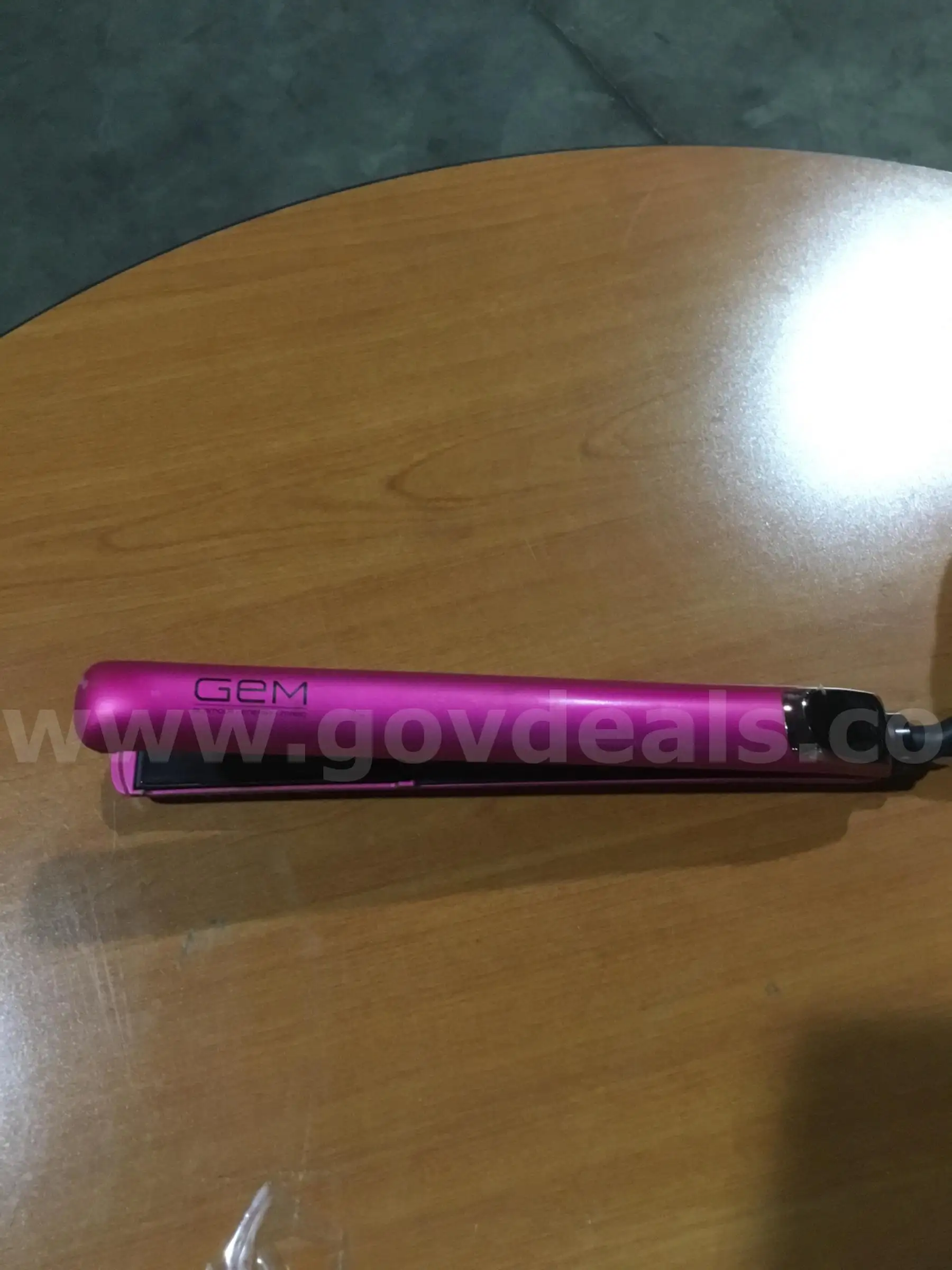 Dark pink Gem hair iron (IT TURNS ON) “DH”
