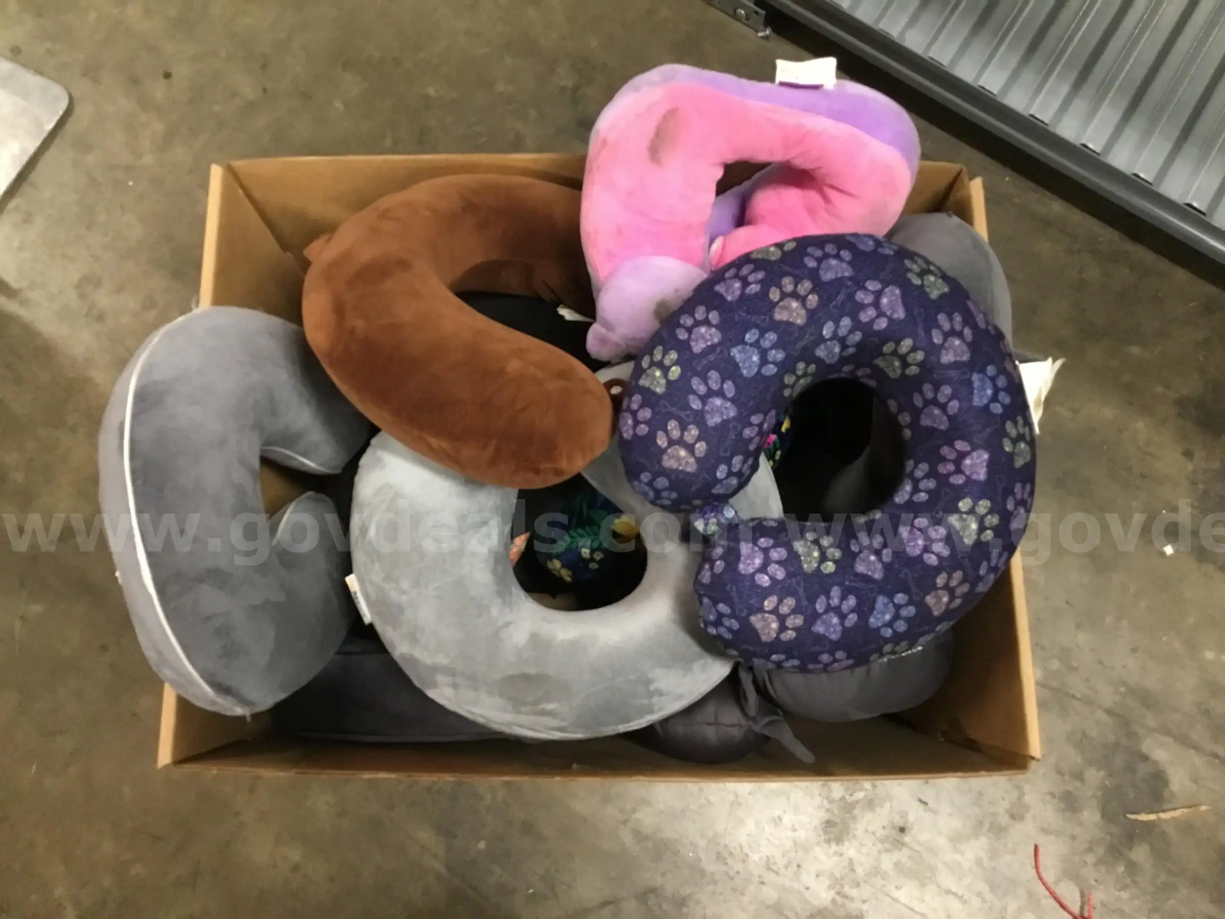 1 Lot of Travel Neck Pillows